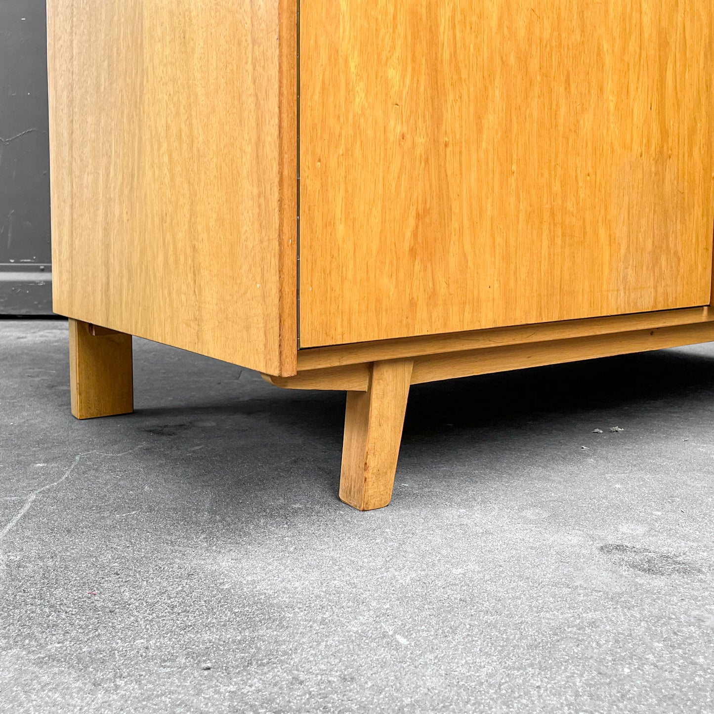 mid-century kleiderschrank mit hellem holzfurnier - 1960er jahre
