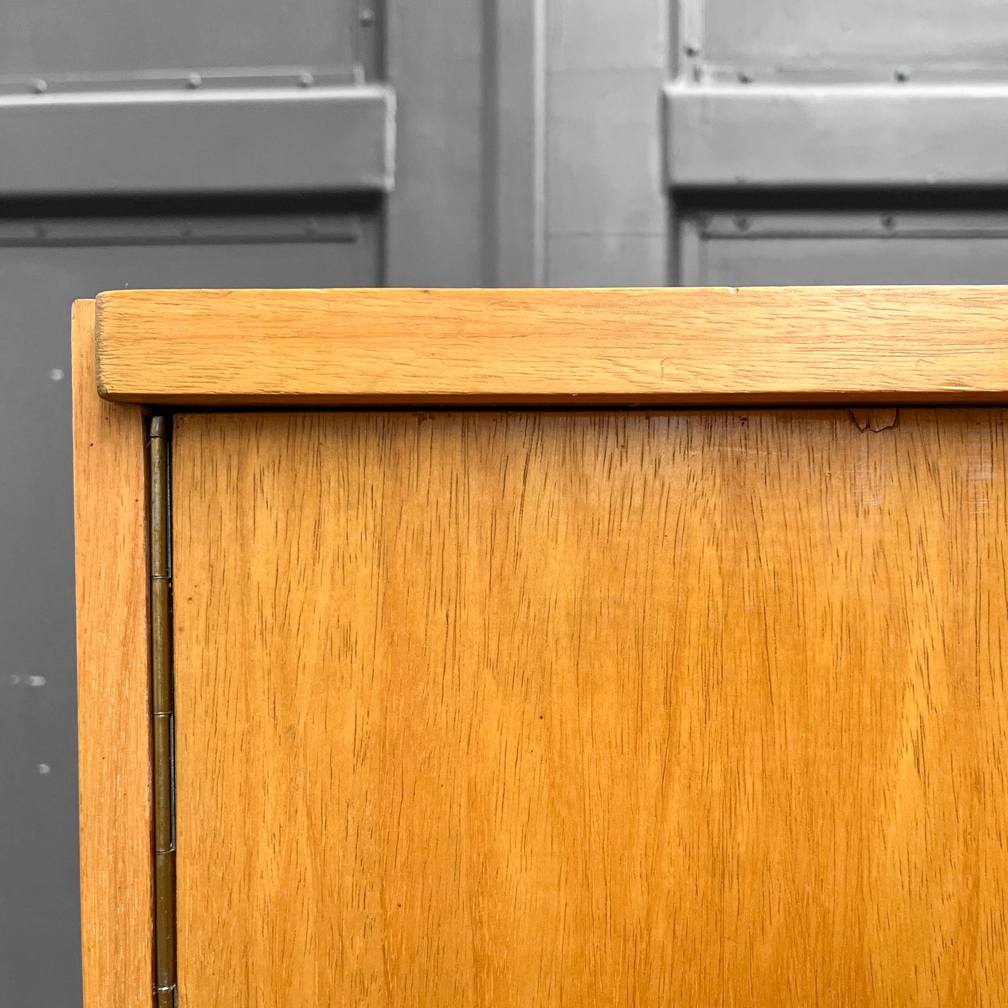 mid-century kleiderschrank mit hellem holzfurnier - 1960er jahre