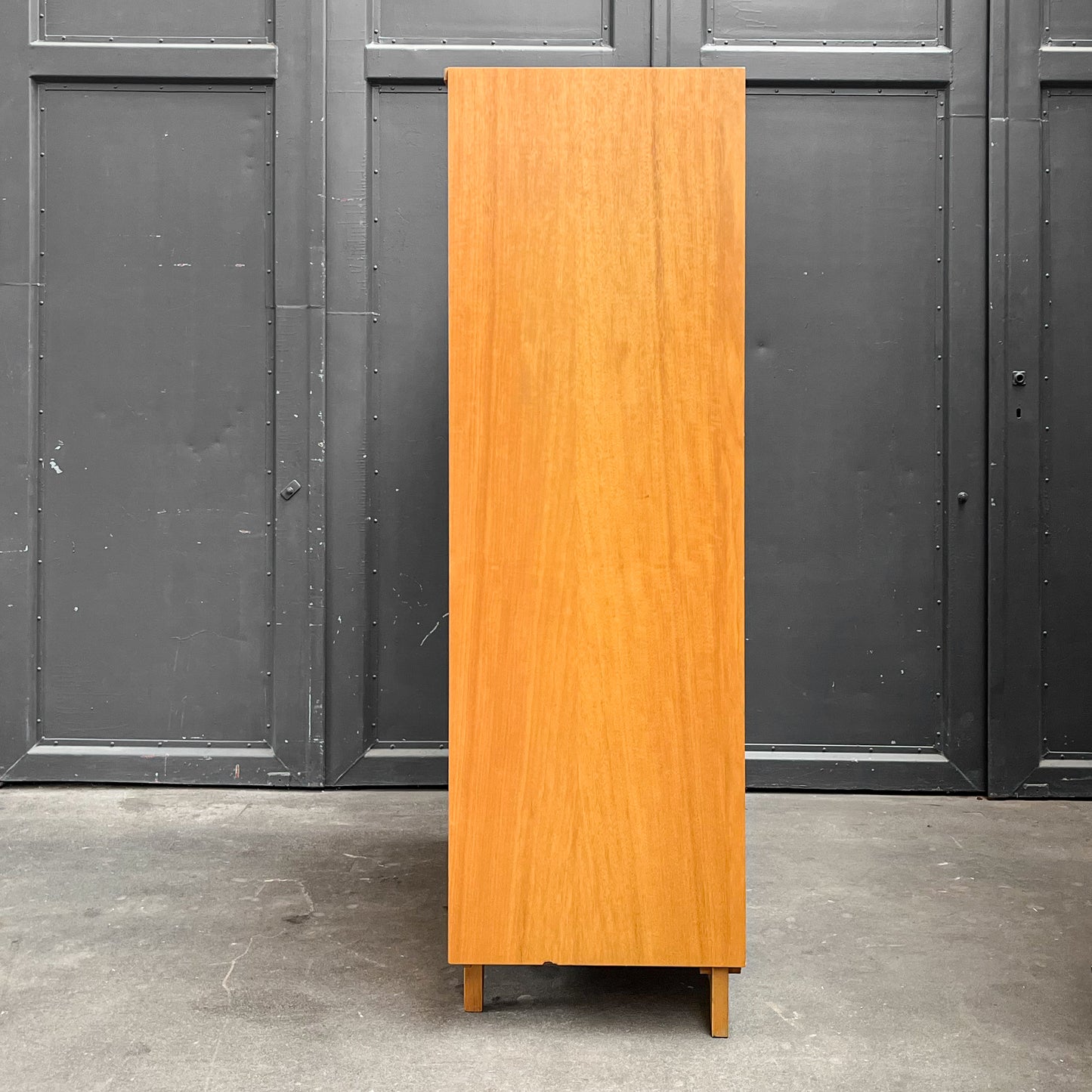 mid-century kleiderschrank mit hellem holzfurnier - 1960er jahre