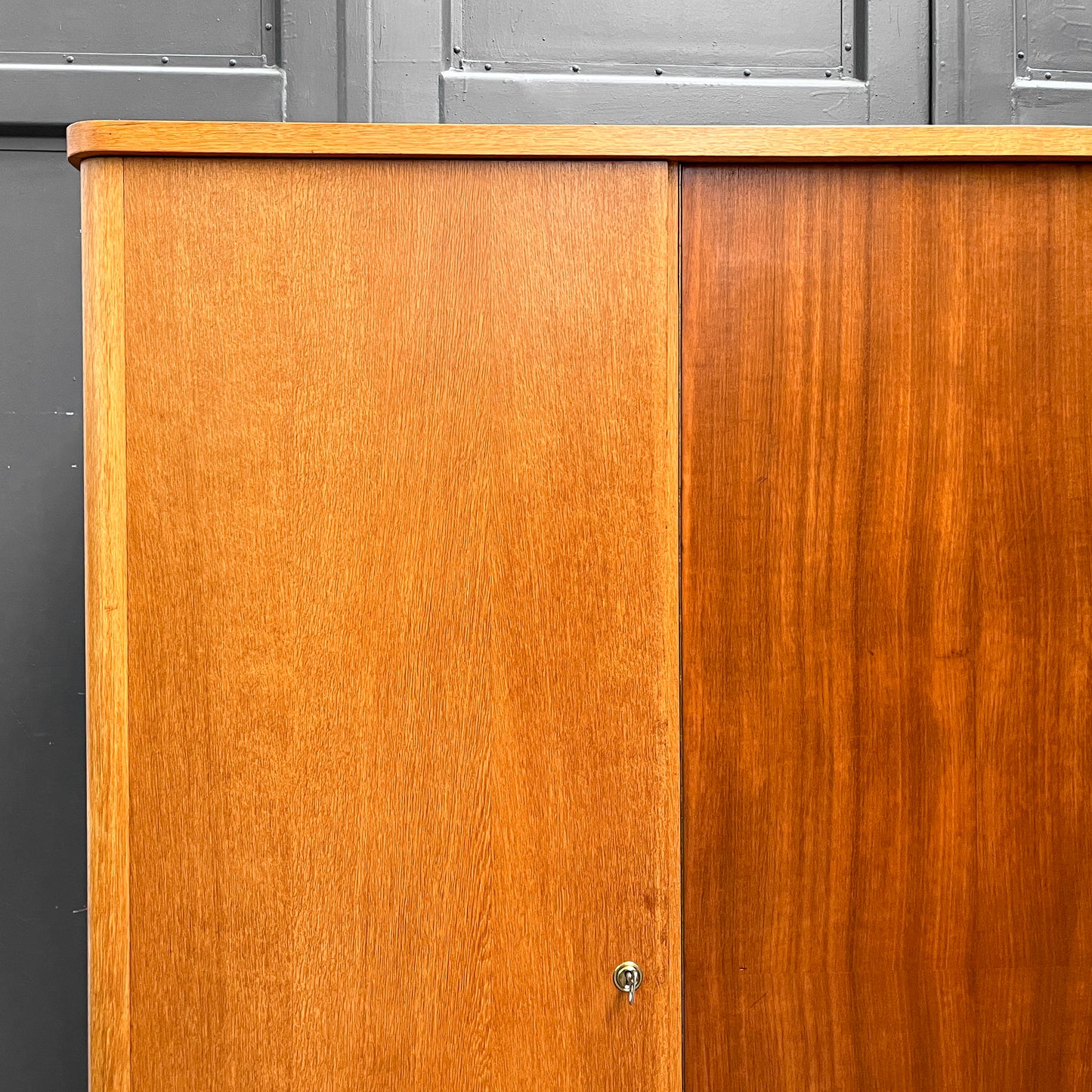 mid-century kleiderschrank in eiche & nussbaum - 1960er jahre