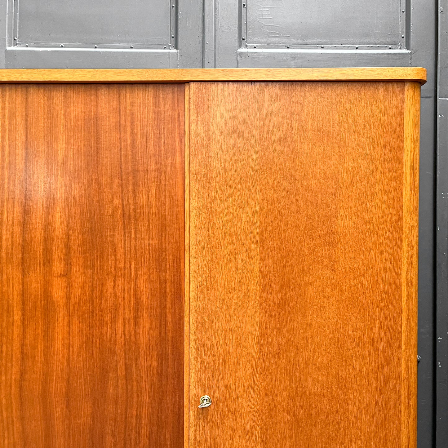 mid-century kleiderschrank in eiche & nussbaum - 1960er jahre