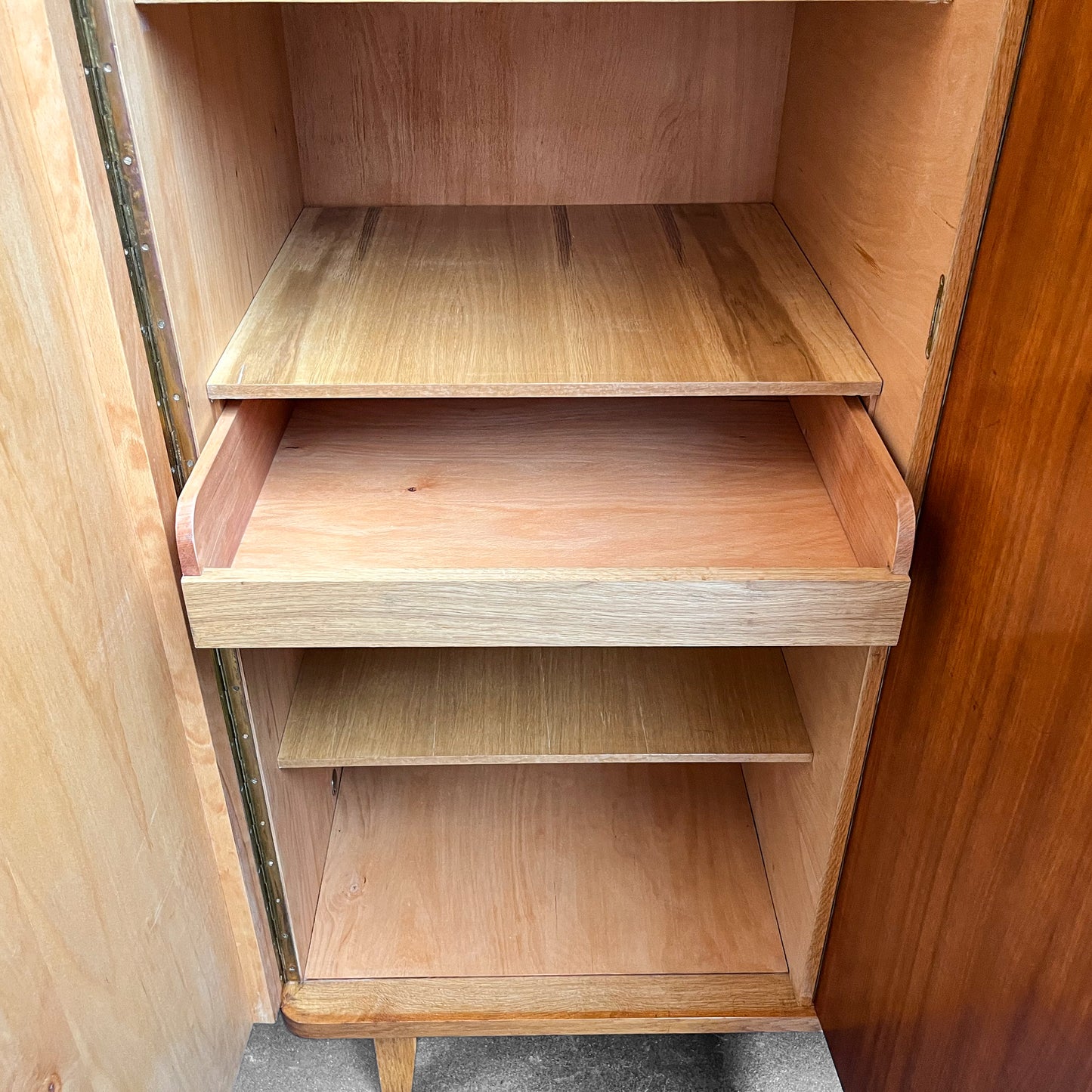 mid-century kleiderschrank in eiche & nussbaum - 1960er jahre