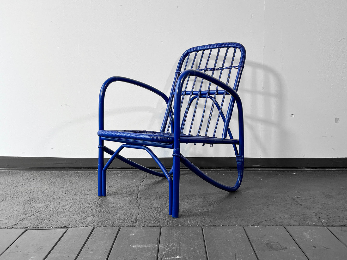 blauer stuhl aus bambus Y202_2201