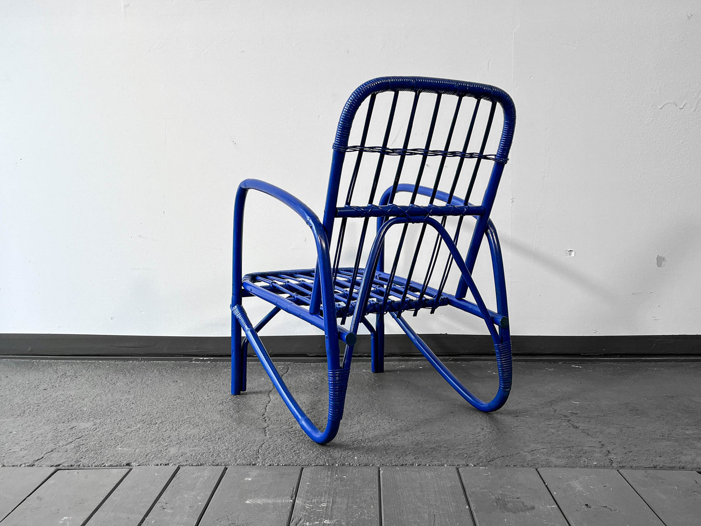 blauer stuhl aus bambus Y202_2201