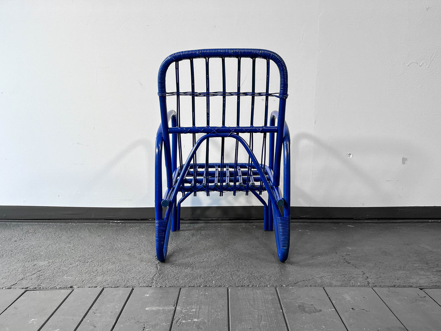 blauer stuhl aus bambus Y202_2201
