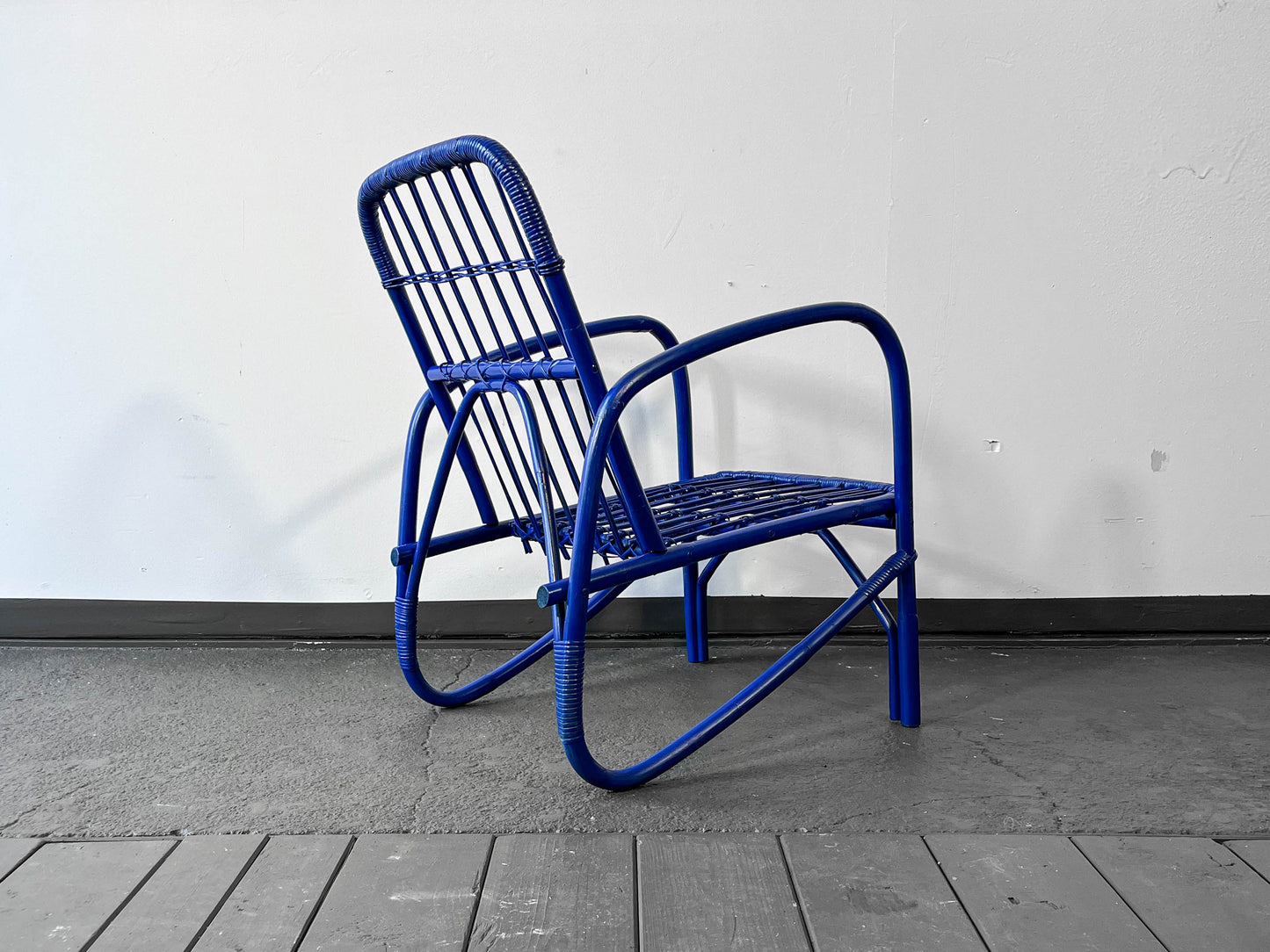blauer stuhl aus bambus Y202_2201