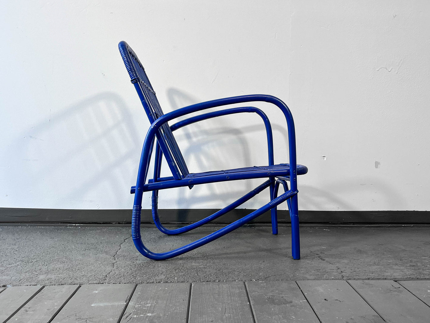 blauer stuhl aus bambus Y202_2201