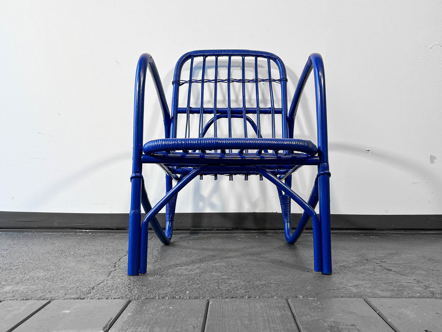 blauer stuhl aus bambus Y202_2201