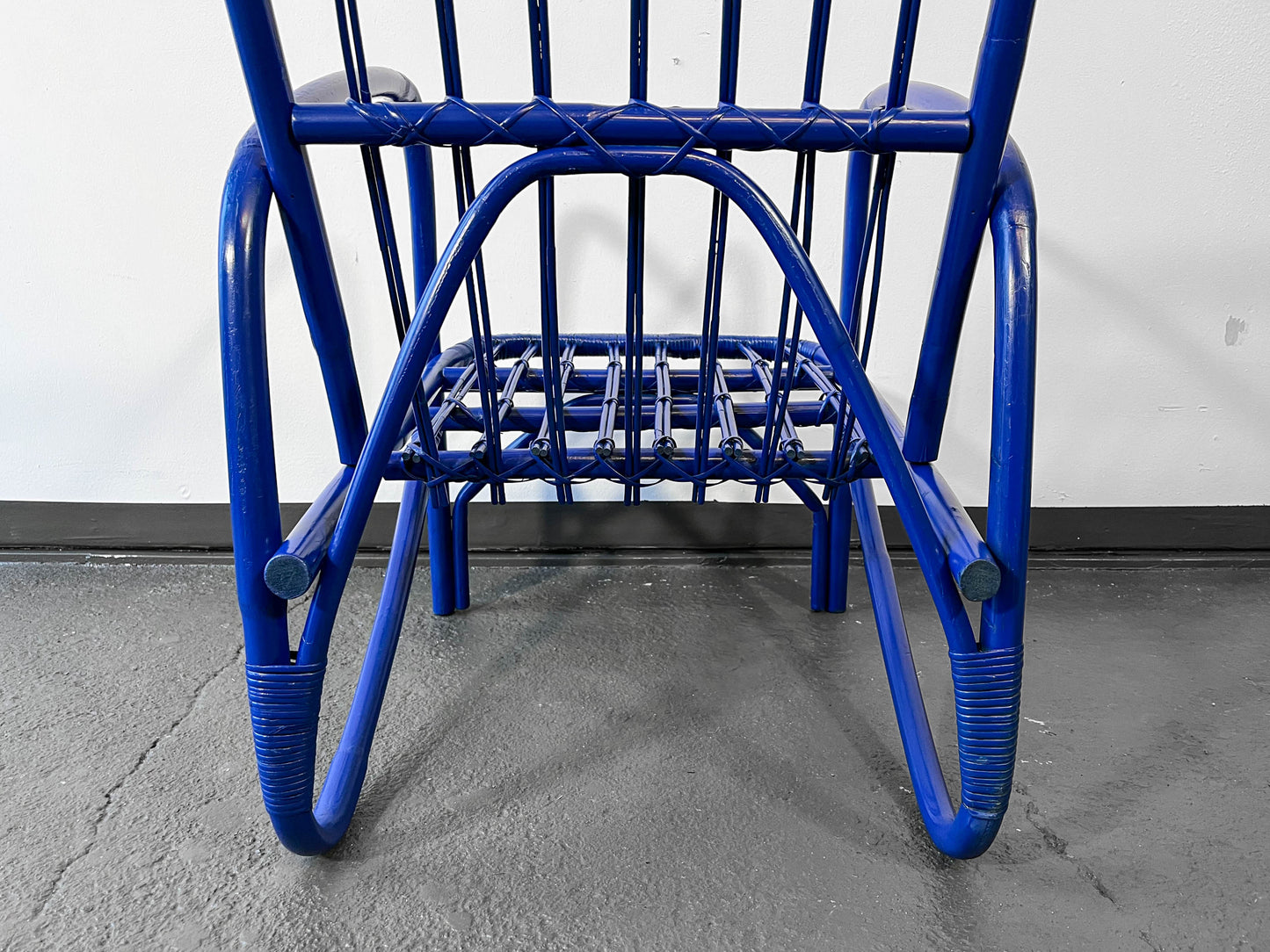 blauer stuhl aus bambus Y202_2201