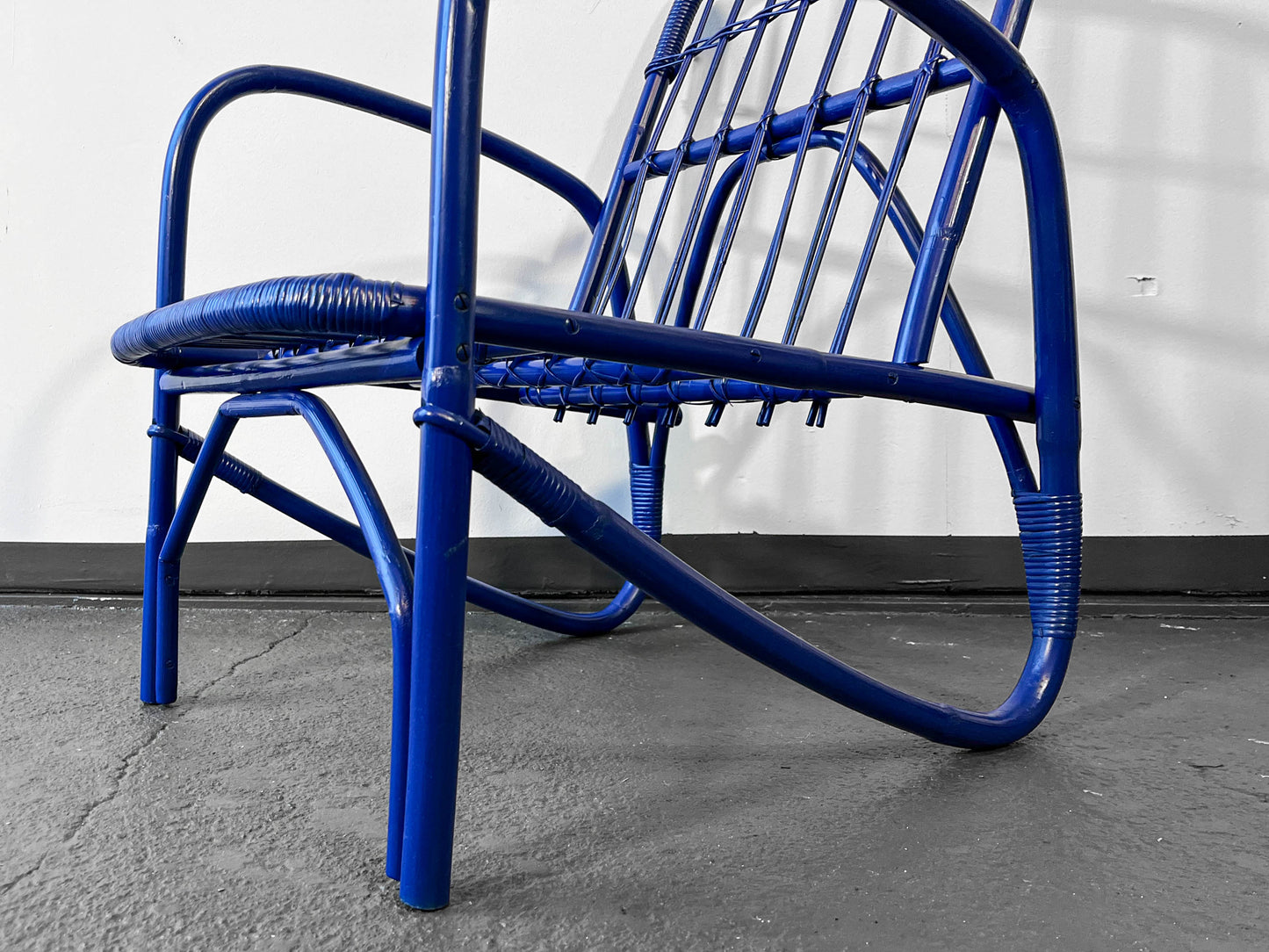 blauer stuhl aus bambus Y202_2201