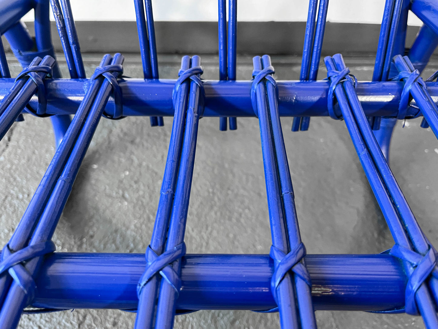 blauer stuhl aus bambus Y202_2201