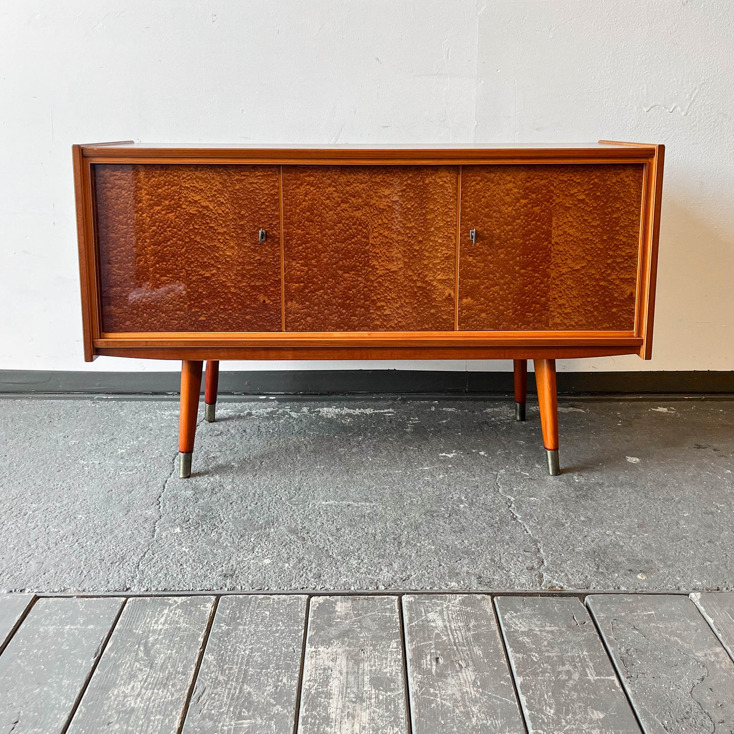 kleines sideboard Y303_0607
