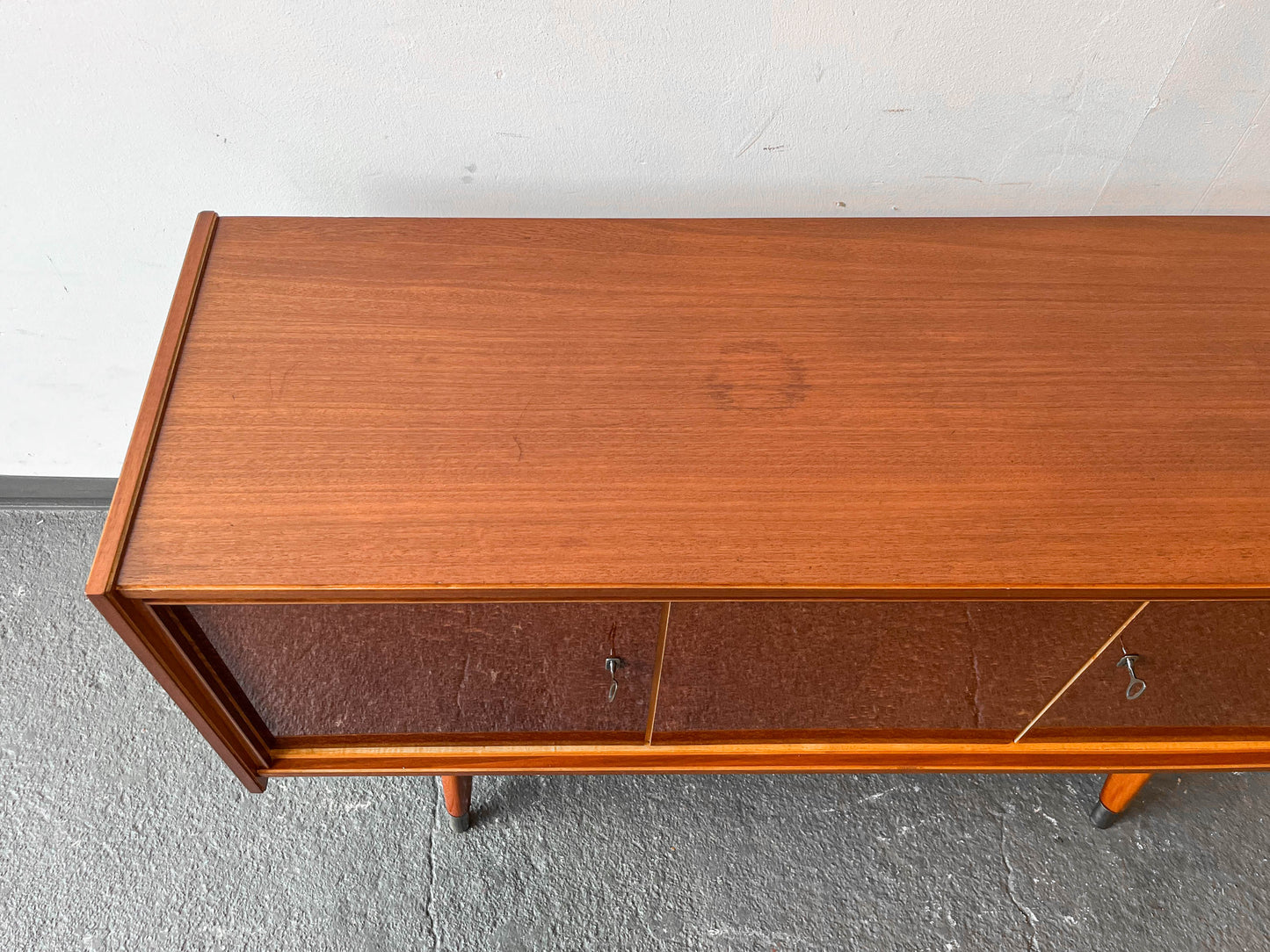 kleines sideboard Y303_0607