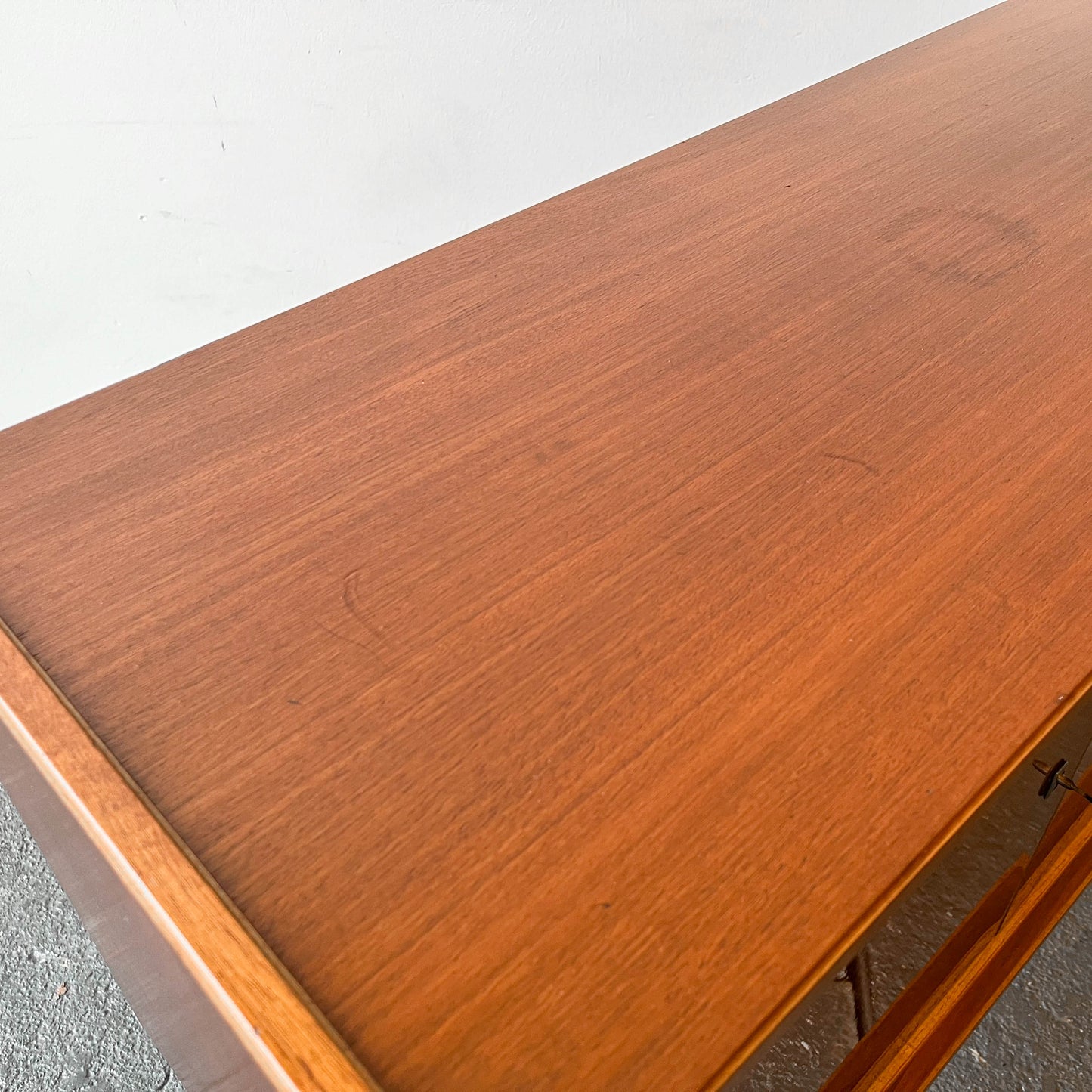 kleines sideboard Y303_0607