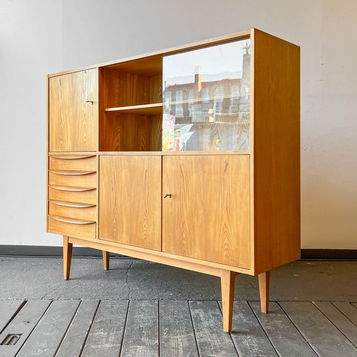 hellerau vitrinenschrank Y303_1901