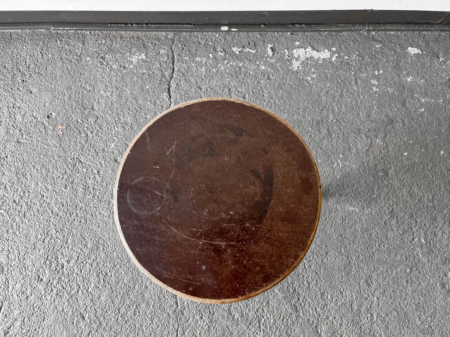 industriehocker mit siebdruckplatte Y205_1402