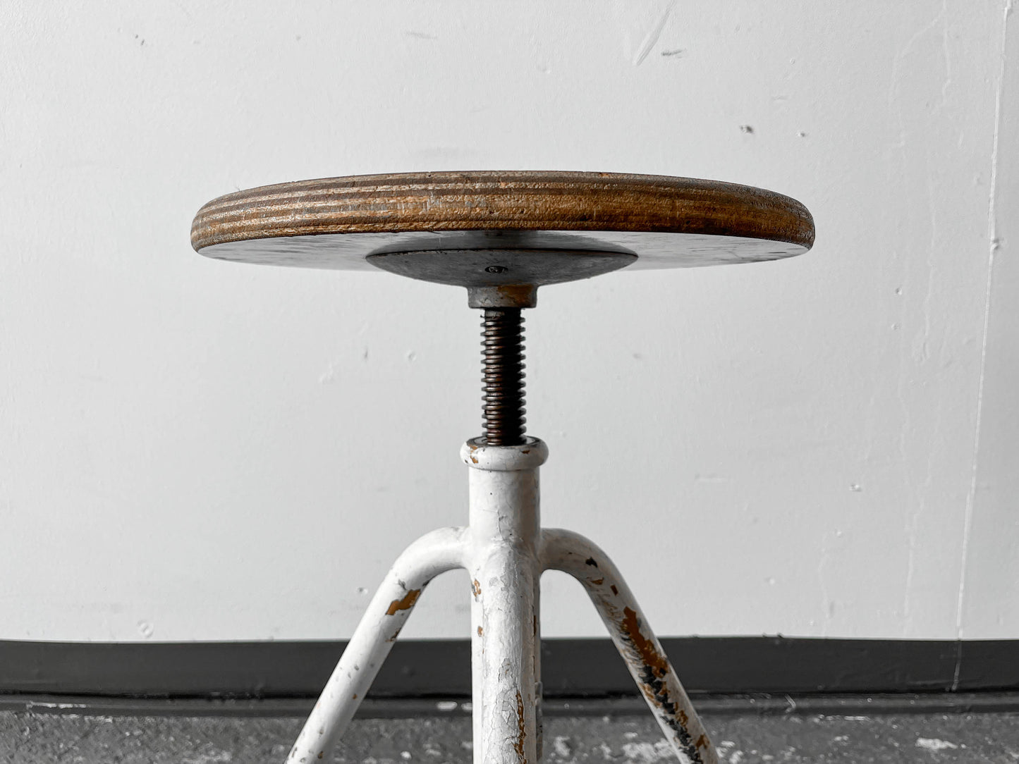 industriehocker mit siebdruckplatte Y205_1402