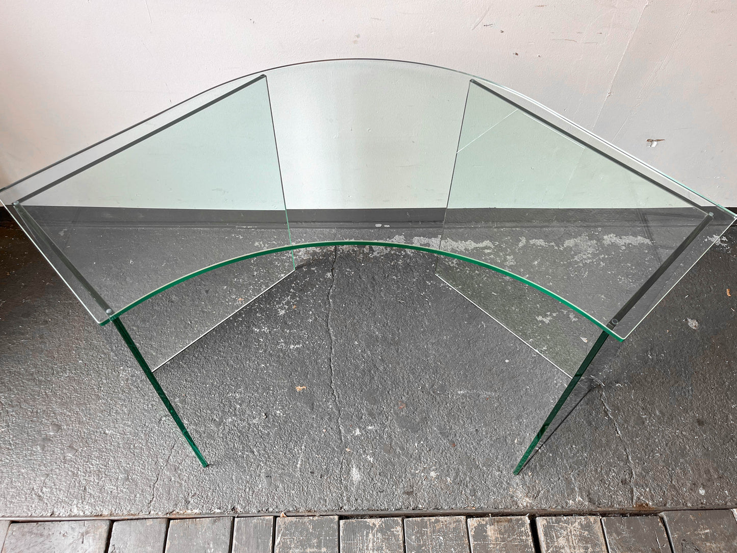 geschwungener glastisch Y309_1802