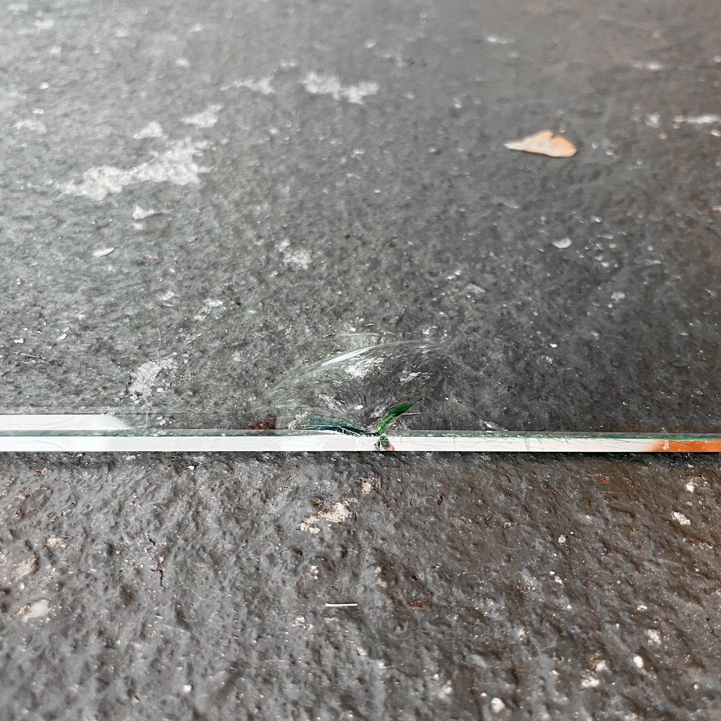 geschwungener glastisch Y309_1802