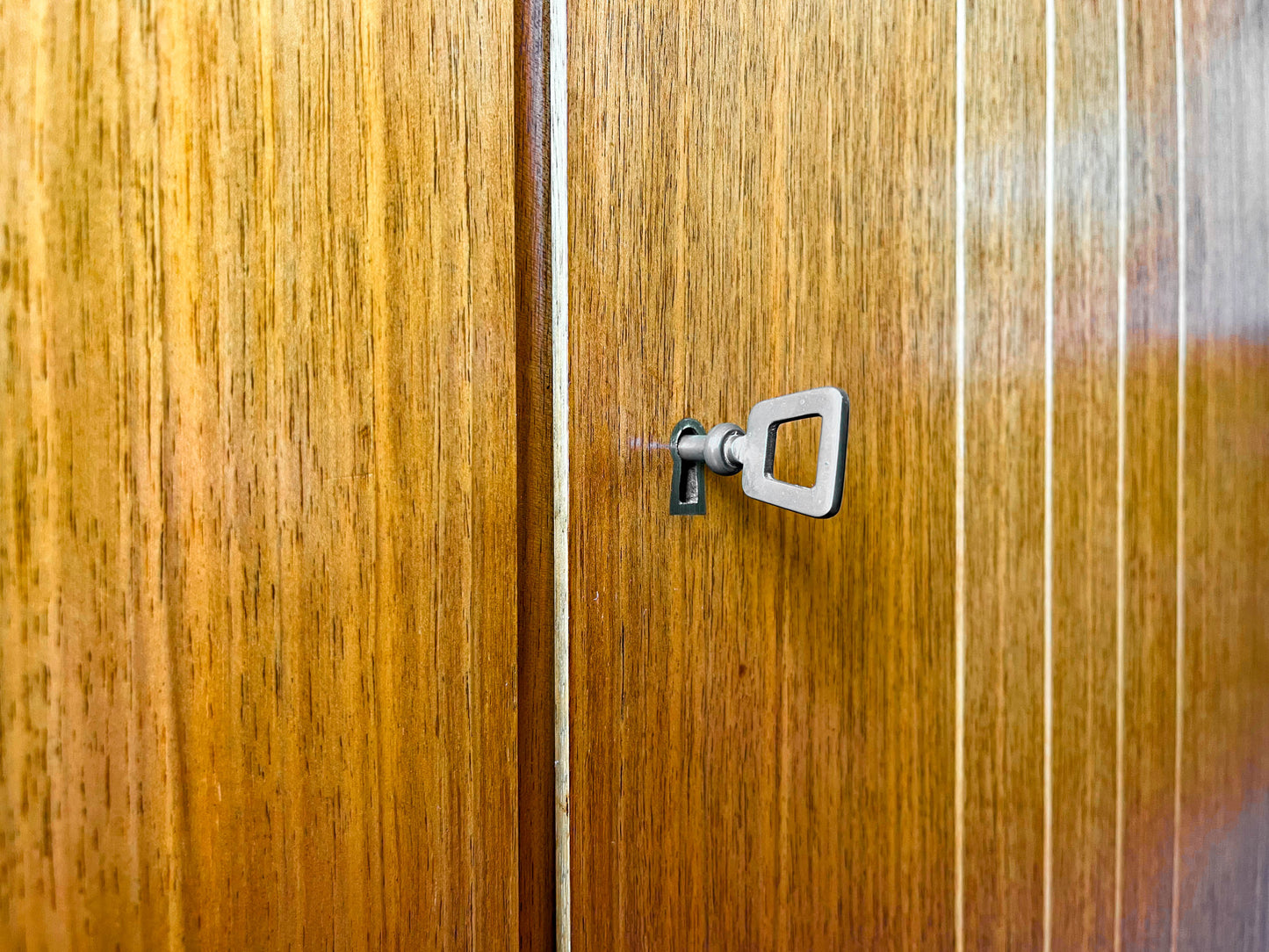 mid-century highboard