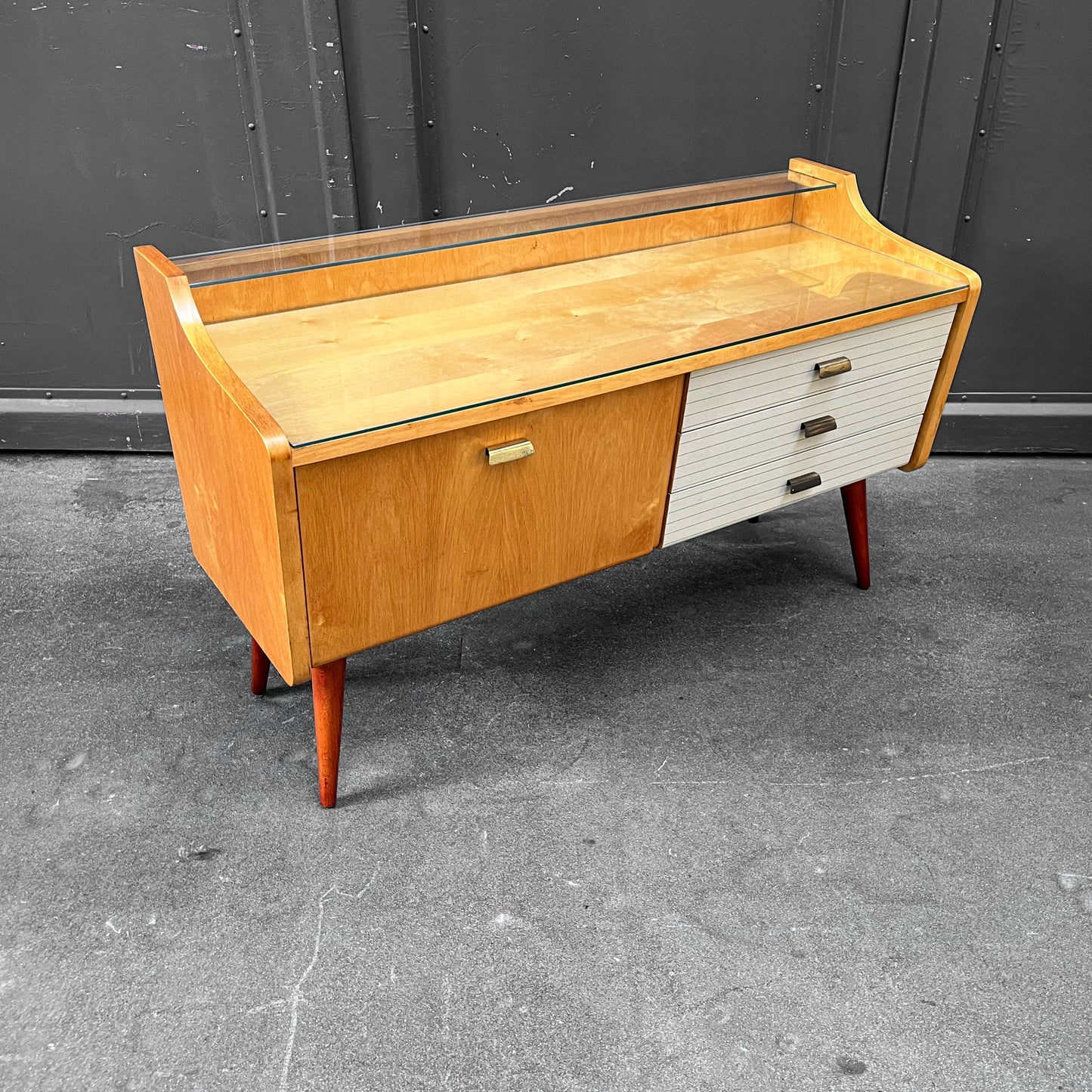 kleines mid-century sideboard Y311_3001