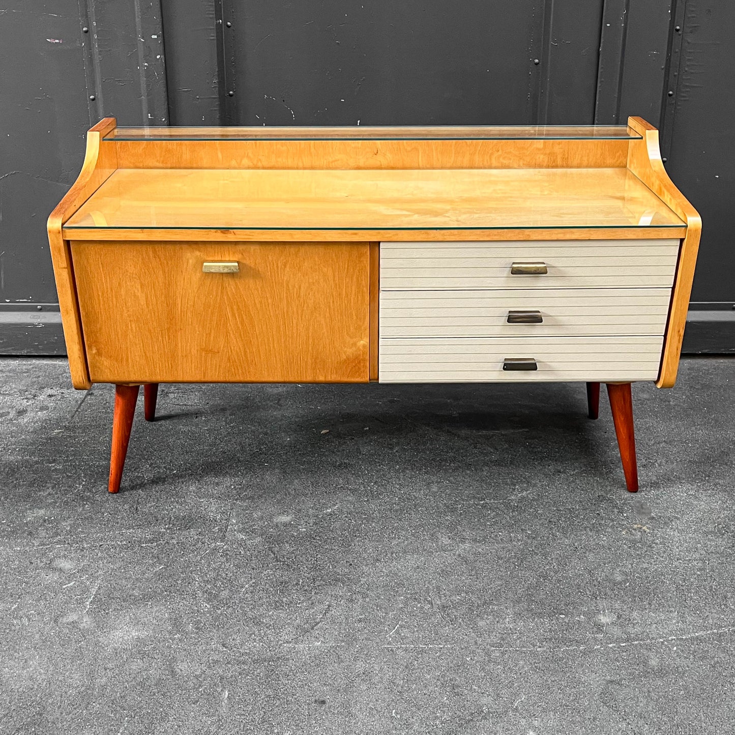 kleines mid-century sideboard Y311_3001
