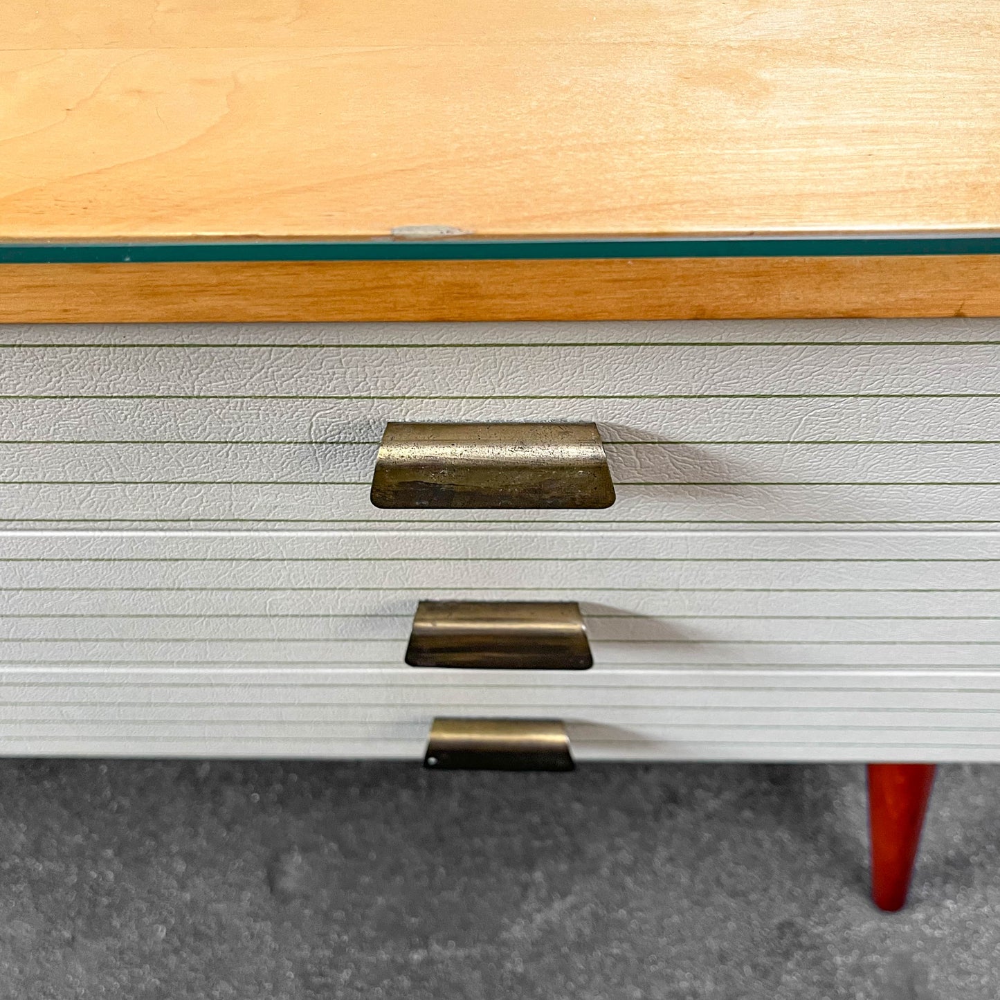 kleines mid-century sideboard Y311_3001