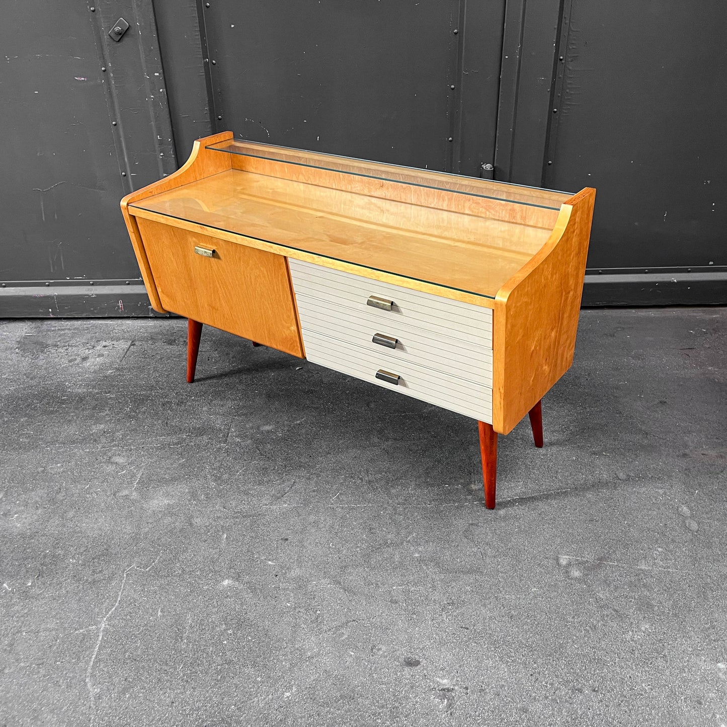 kleines mid-century sideboard Y311_3001