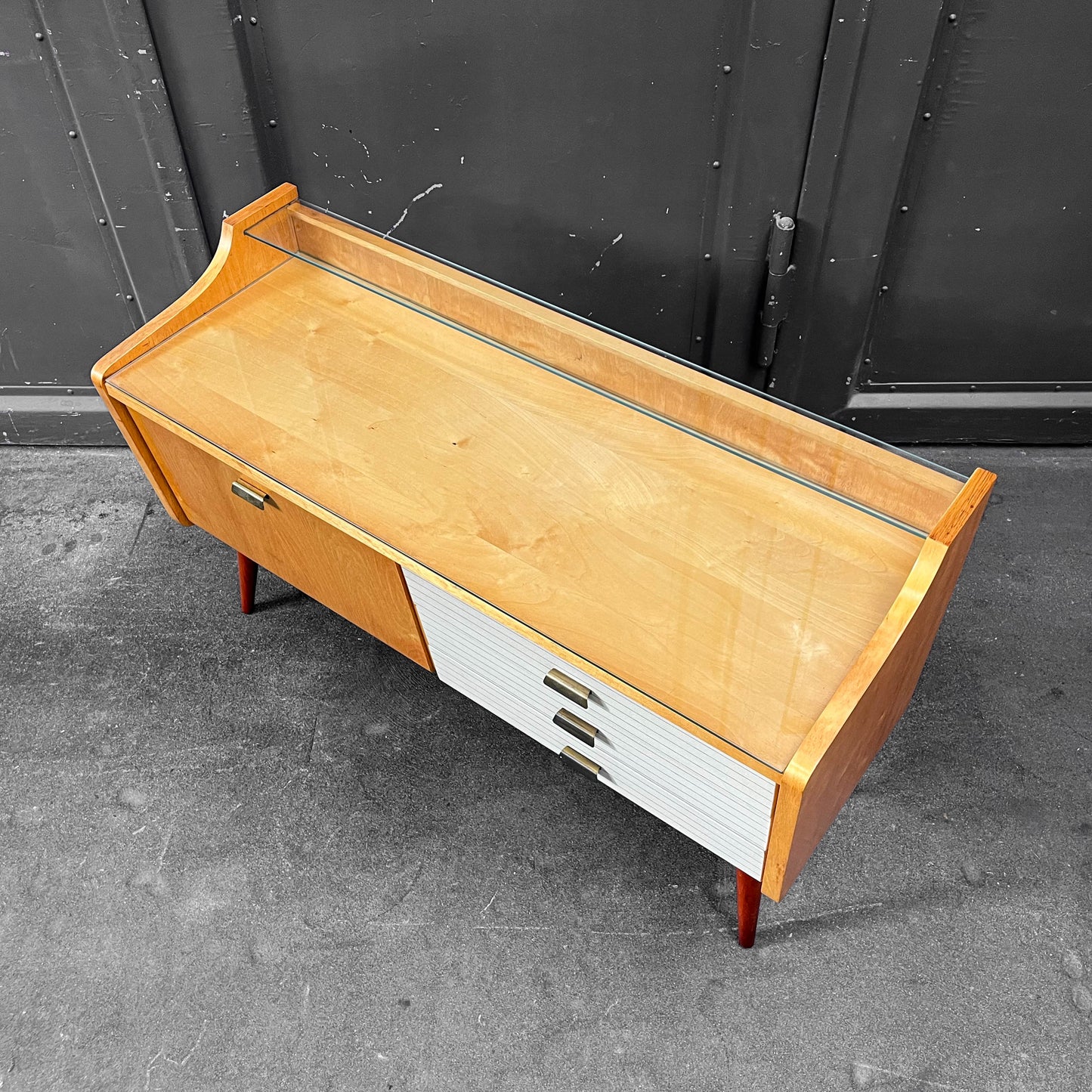 kleines mid-century sideboard Y311_3001