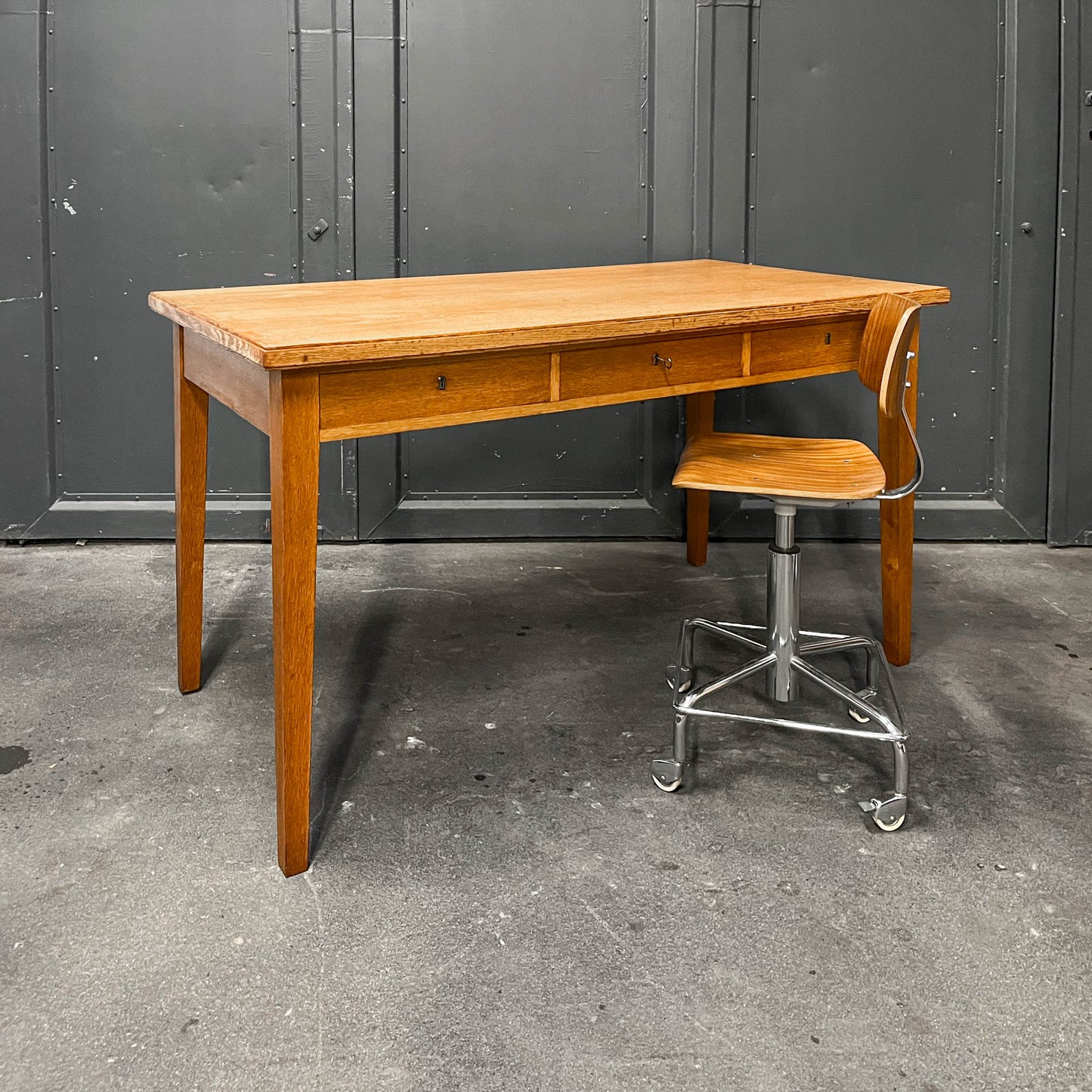 praktischer schreibtisch Y312_0701