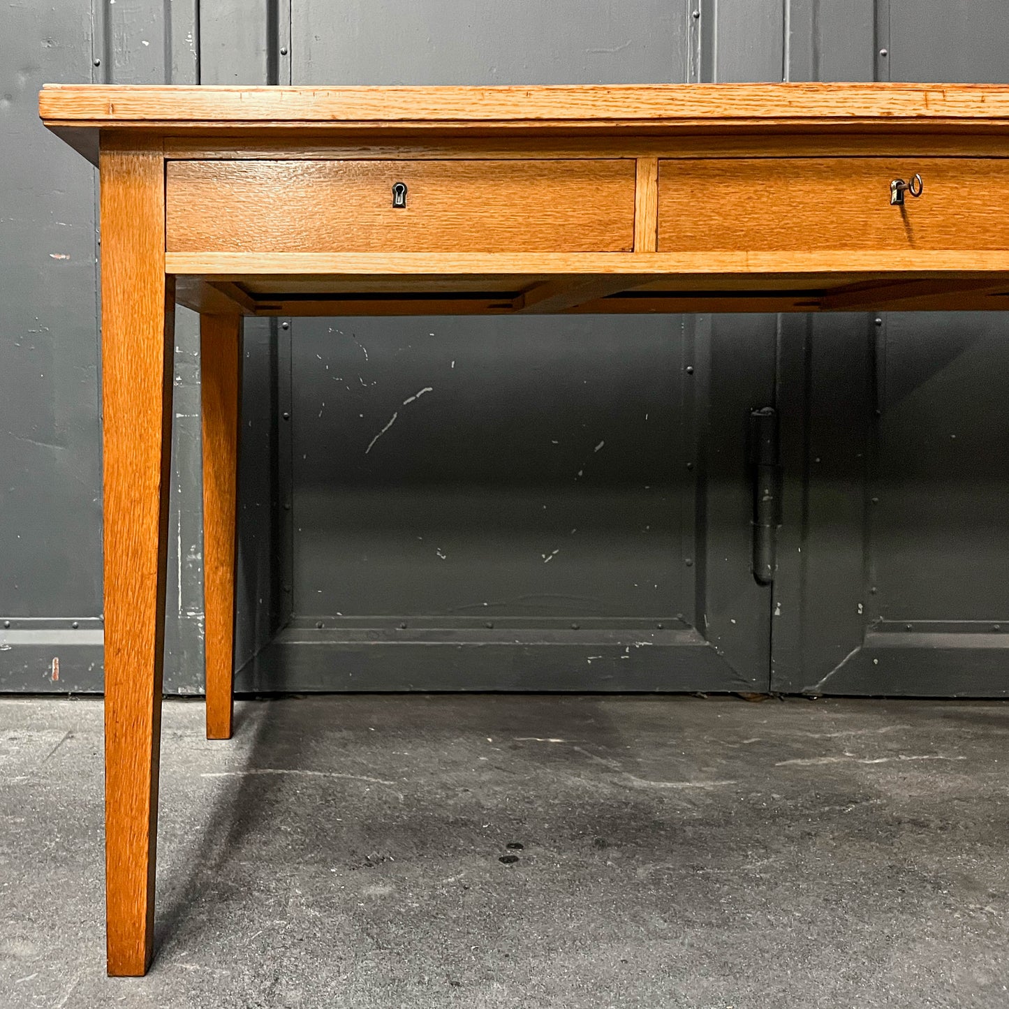 praktischer schreibtisch Y312_0701