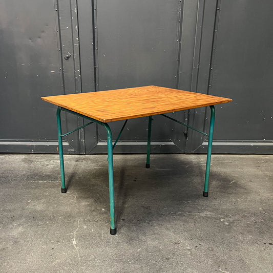 süßer vintage beistelltisch