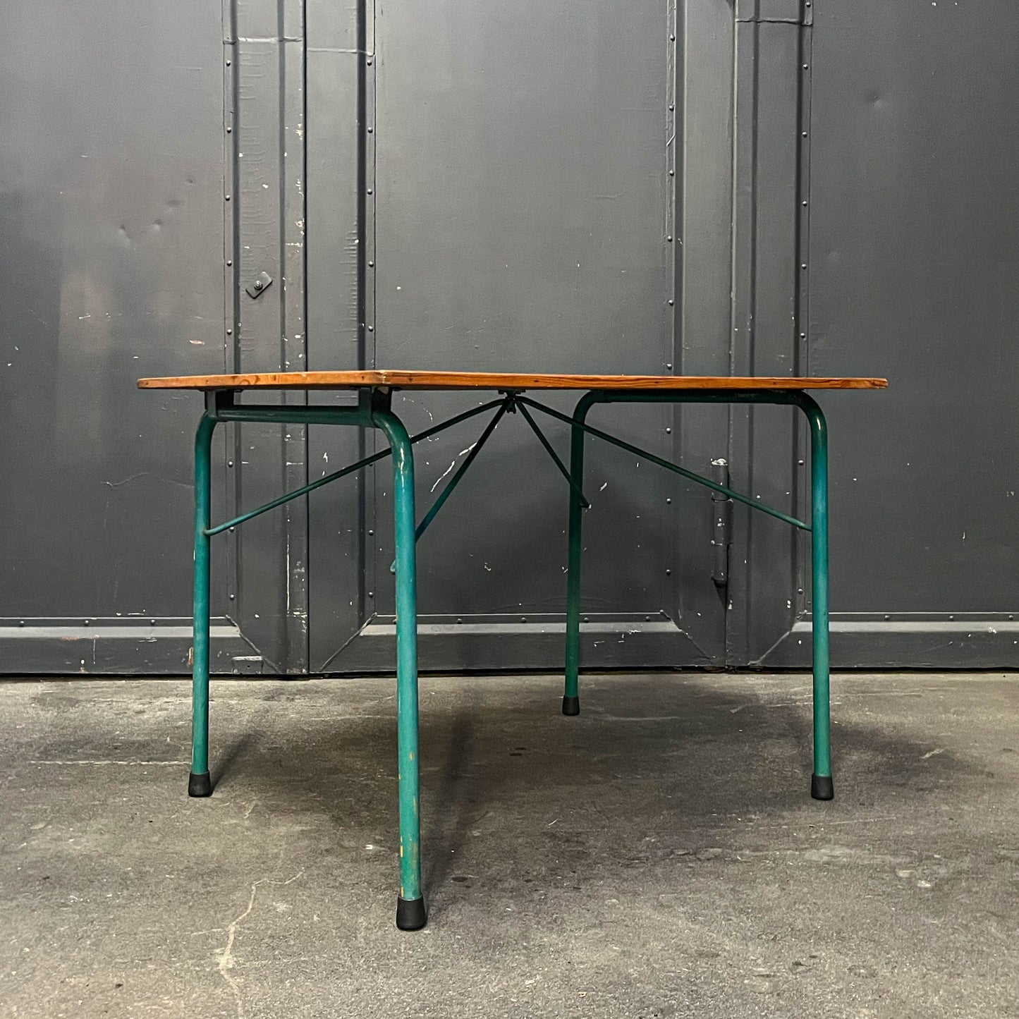 süßer vintage beistelltisch