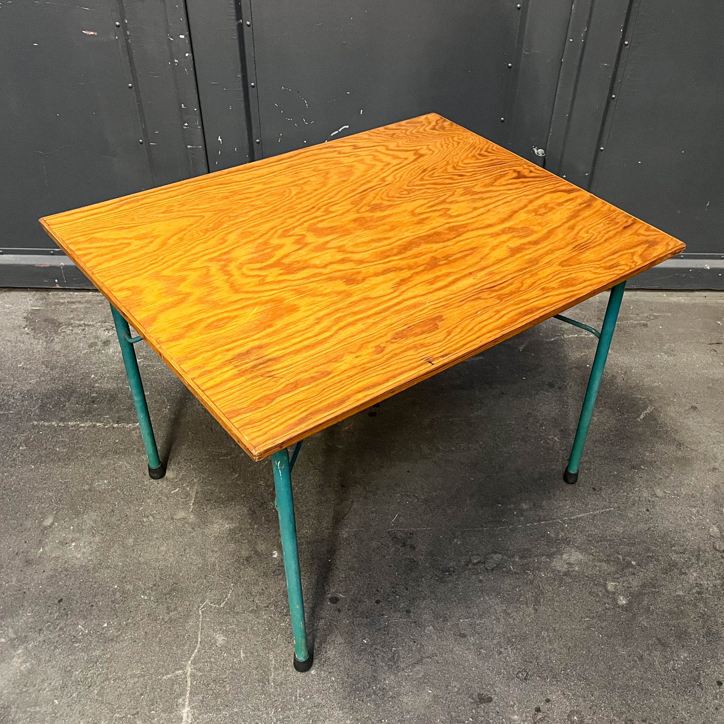 süßer vintage beistelltisch