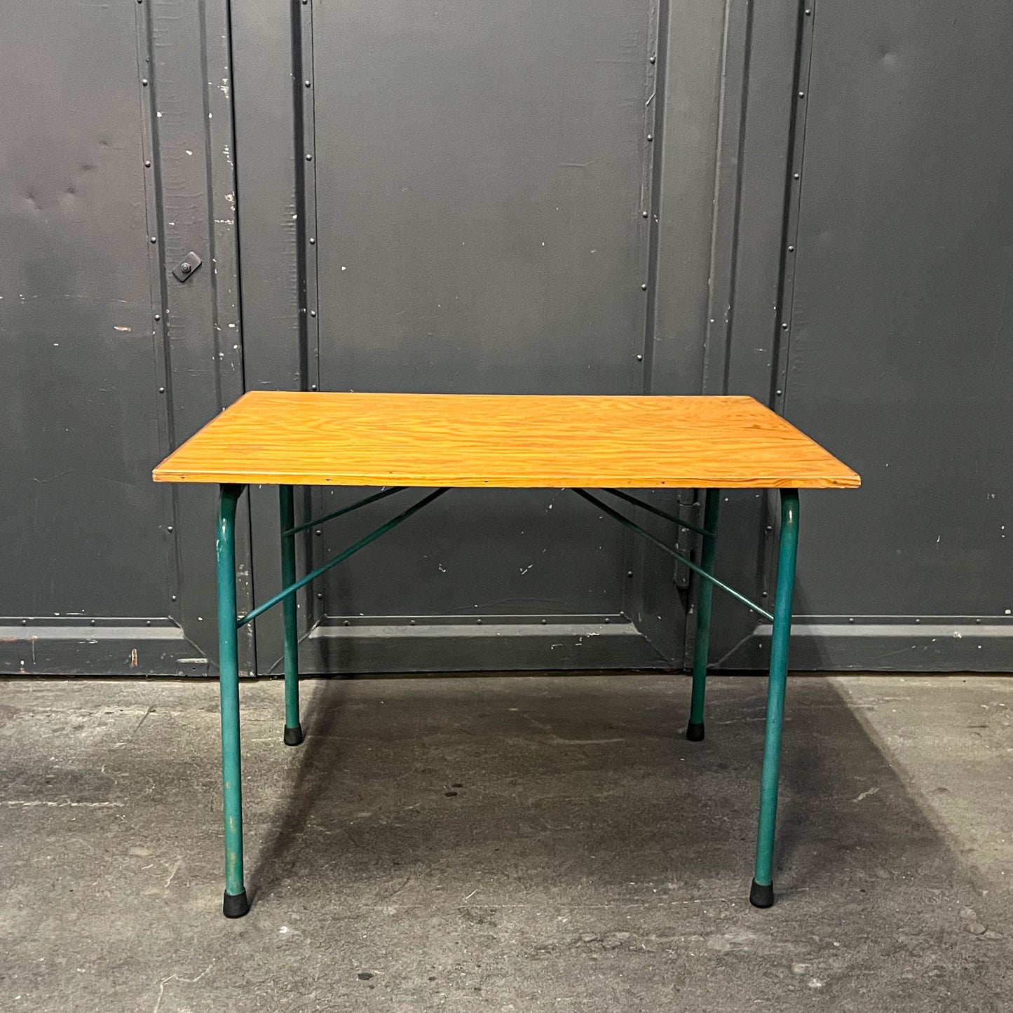 süßer vintage beistelltisch