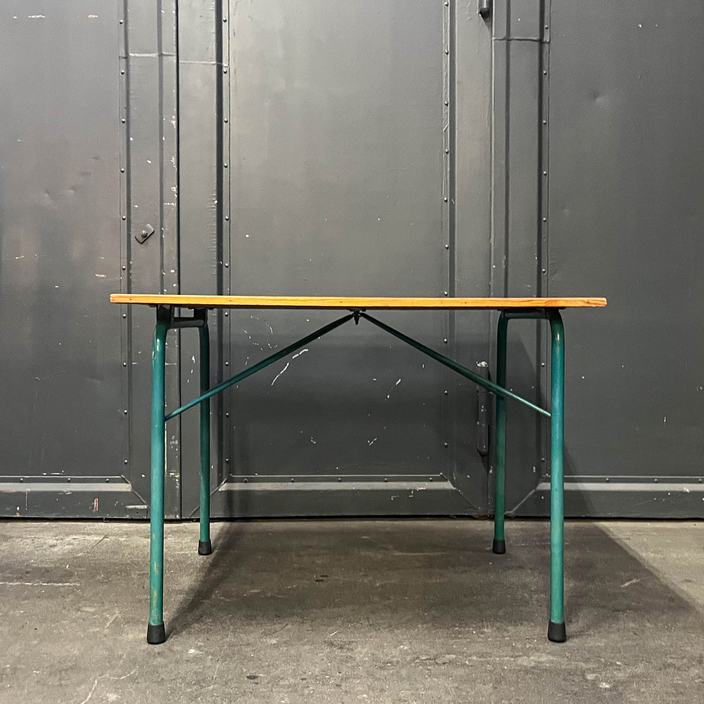 süßer vintage beistelltisch