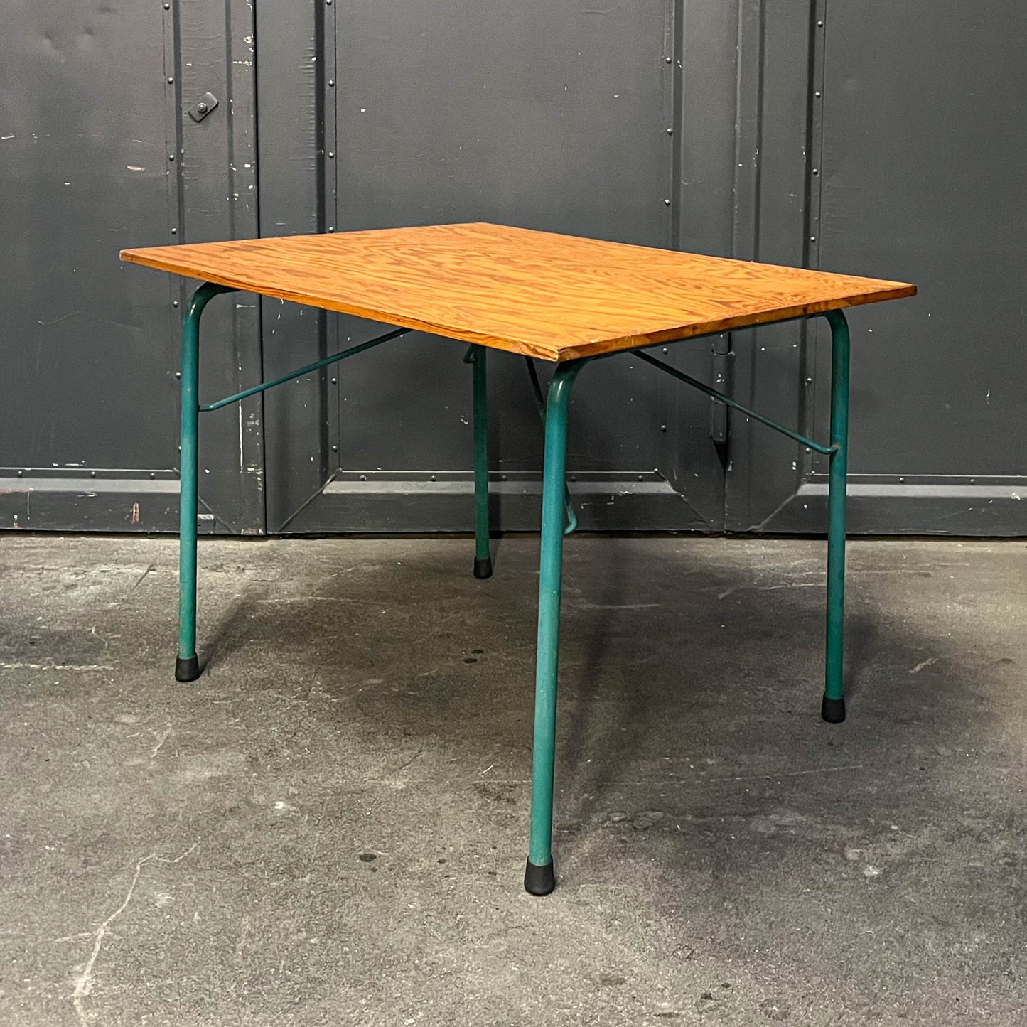 süßer vintage beistelltisch