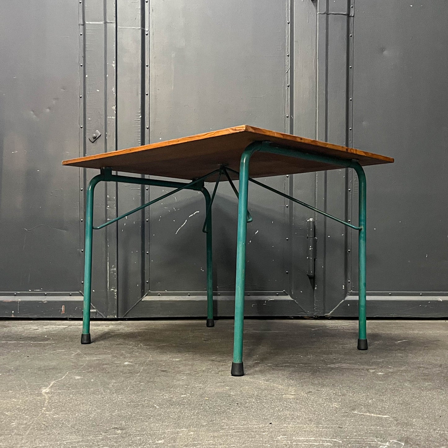 süßer vintage beistelltisch