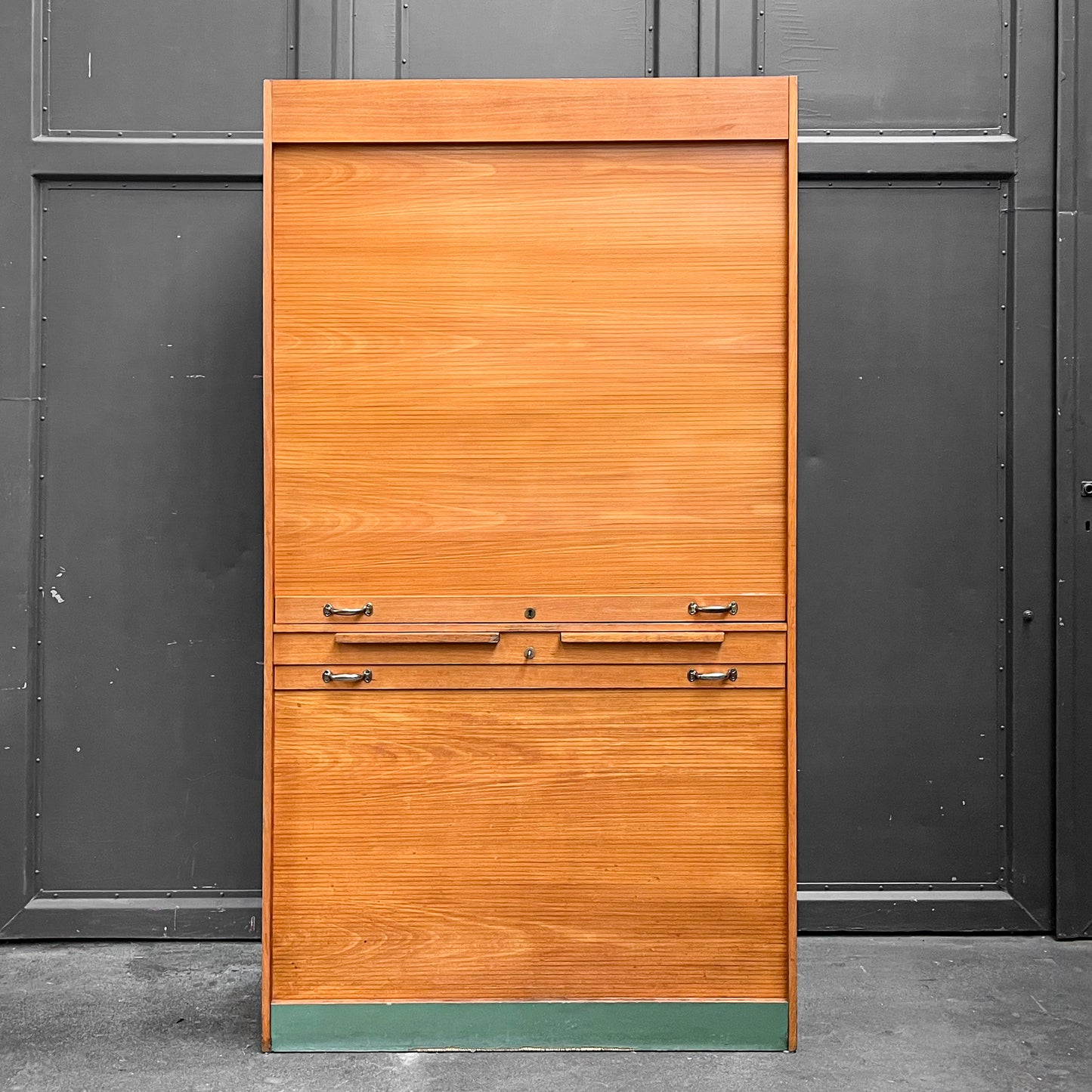 praktischer großer rollladenschrank