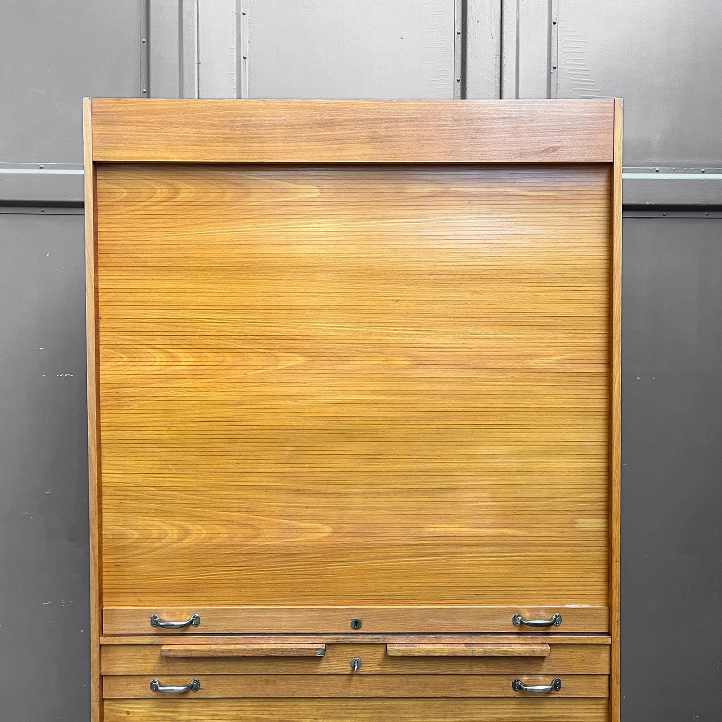 praktischer großer rollladenschrank