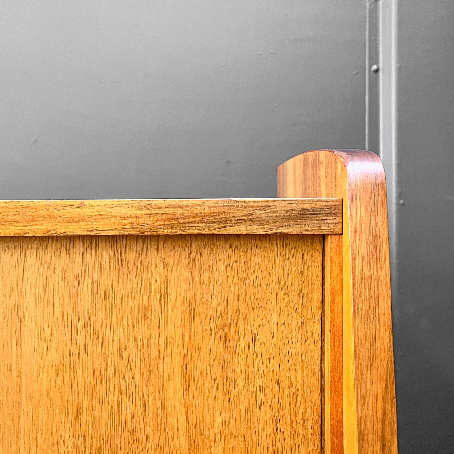 wunderschönes highboard