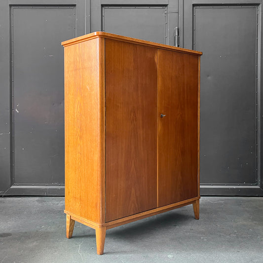 zeitloser wäscheschrank