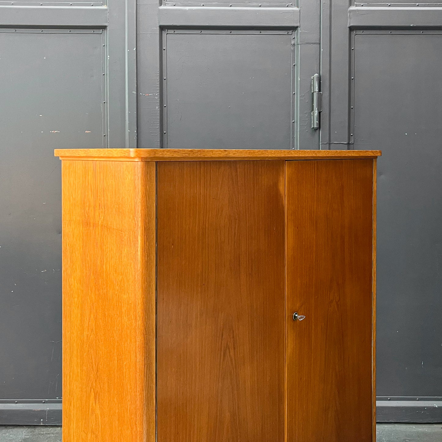 zeitloser wäscheschrank