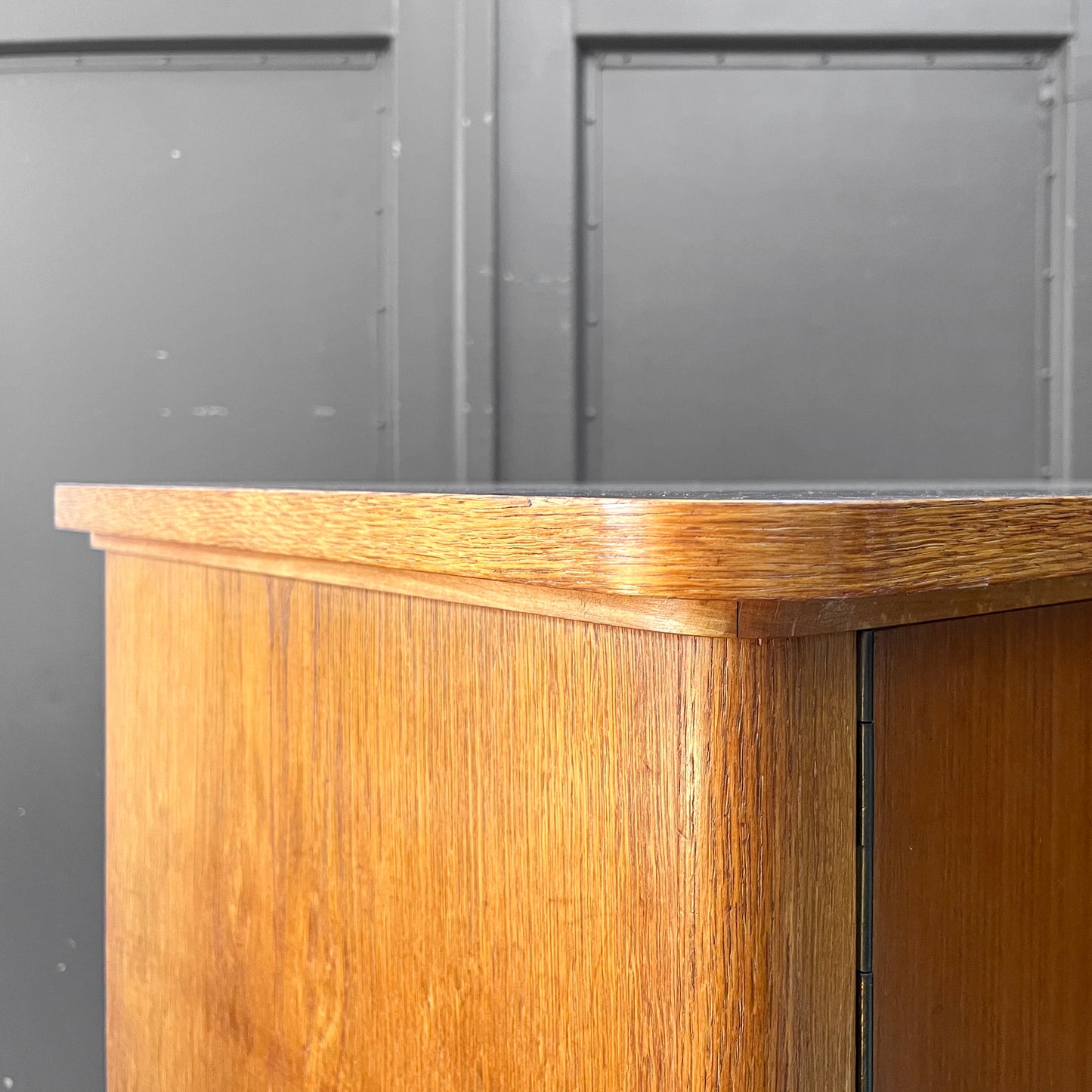 zeitloser wäscheschrank