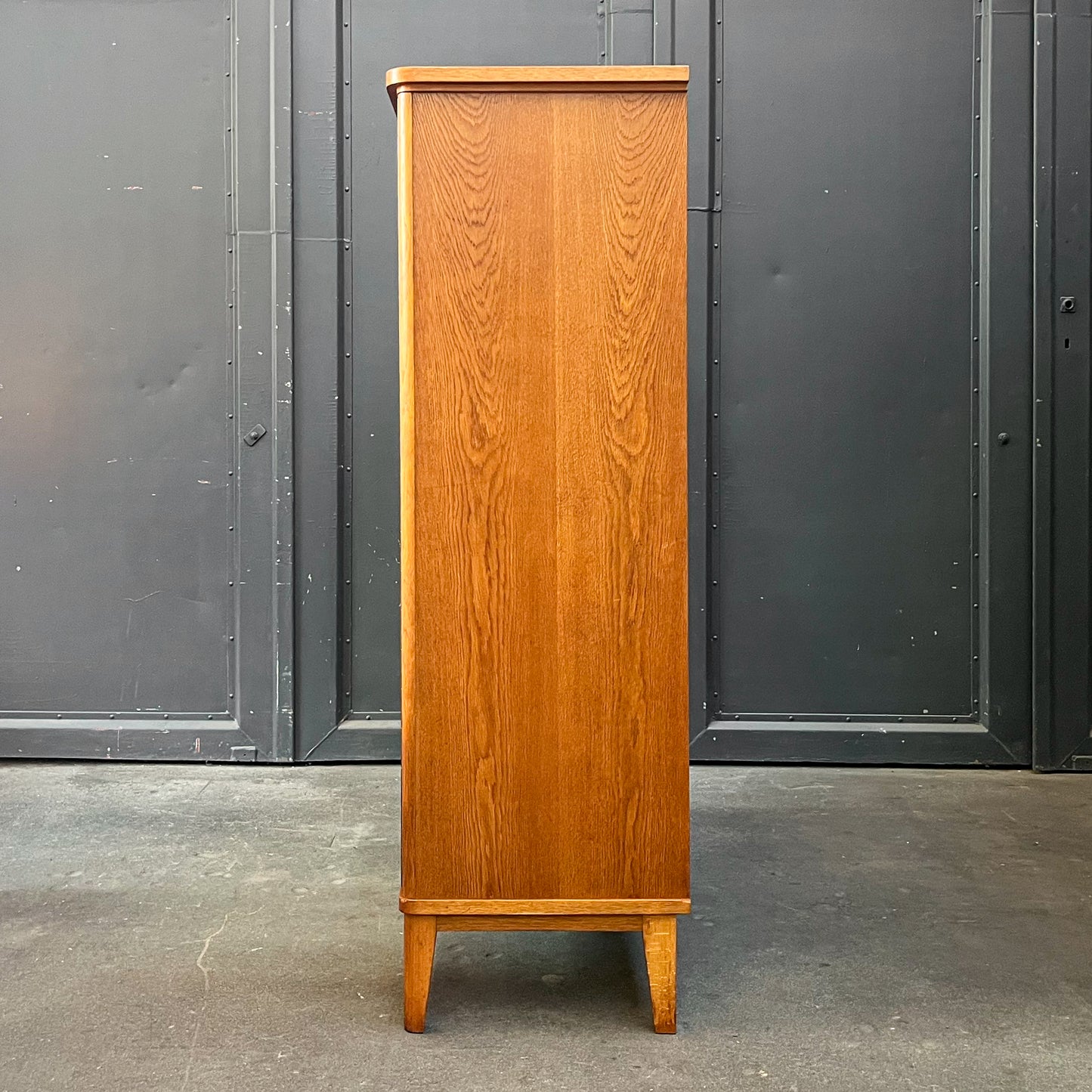 zeitloser wäscheschrank