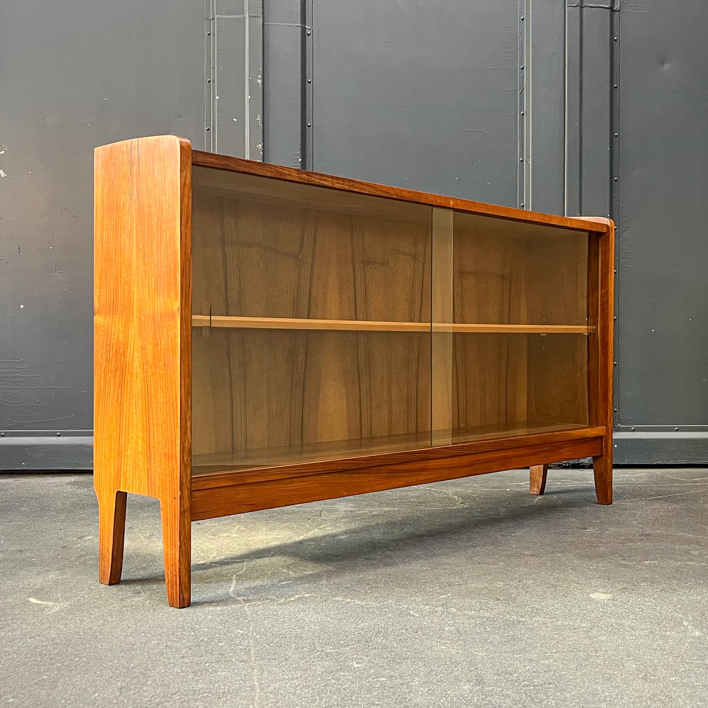 außergewöhnliches kleines bücherregal