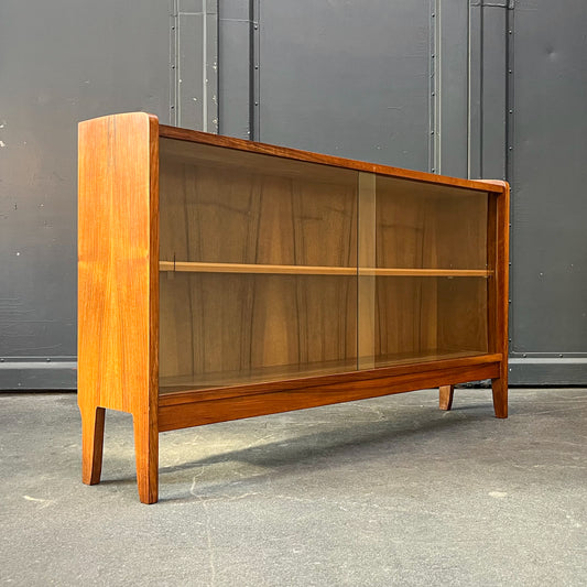 außergewöhnliches kleines bücherregal