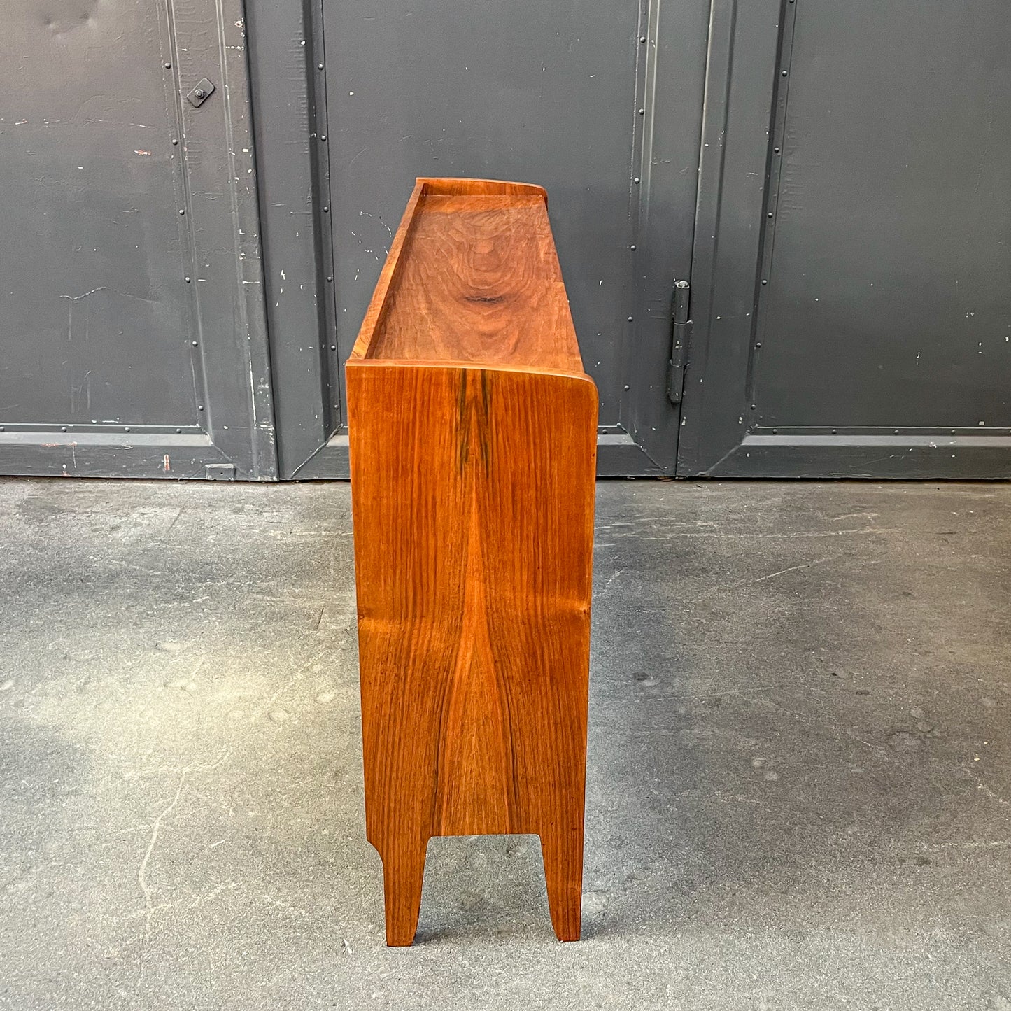 außergewöhnliches kleines bücherregal