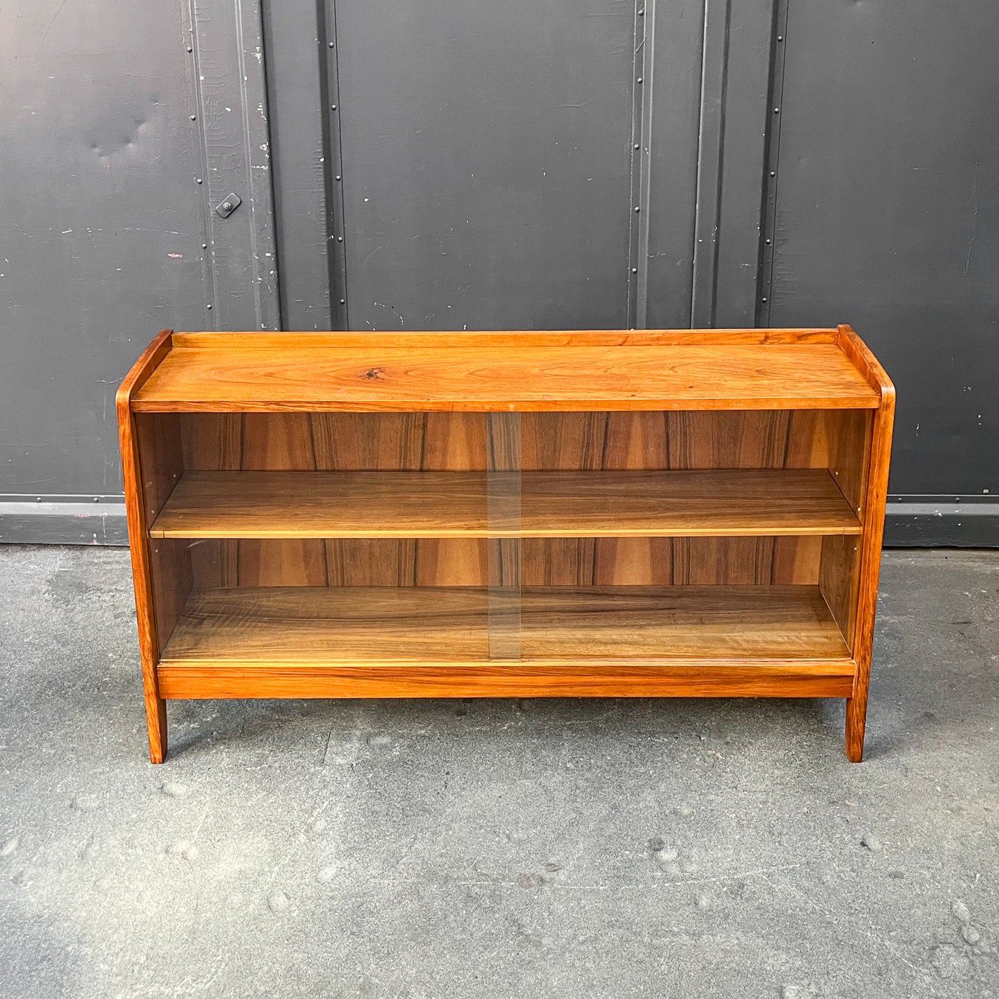 außergewöhnliches kleines bücherregal