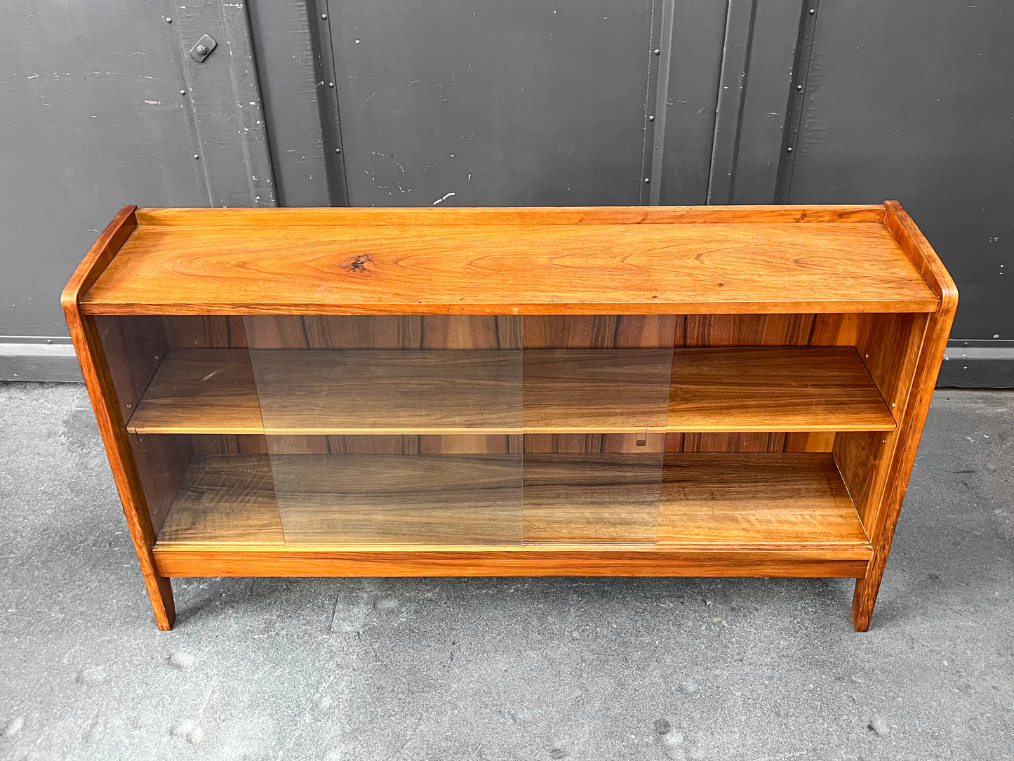 außergewöhnliches kleines bücherregal